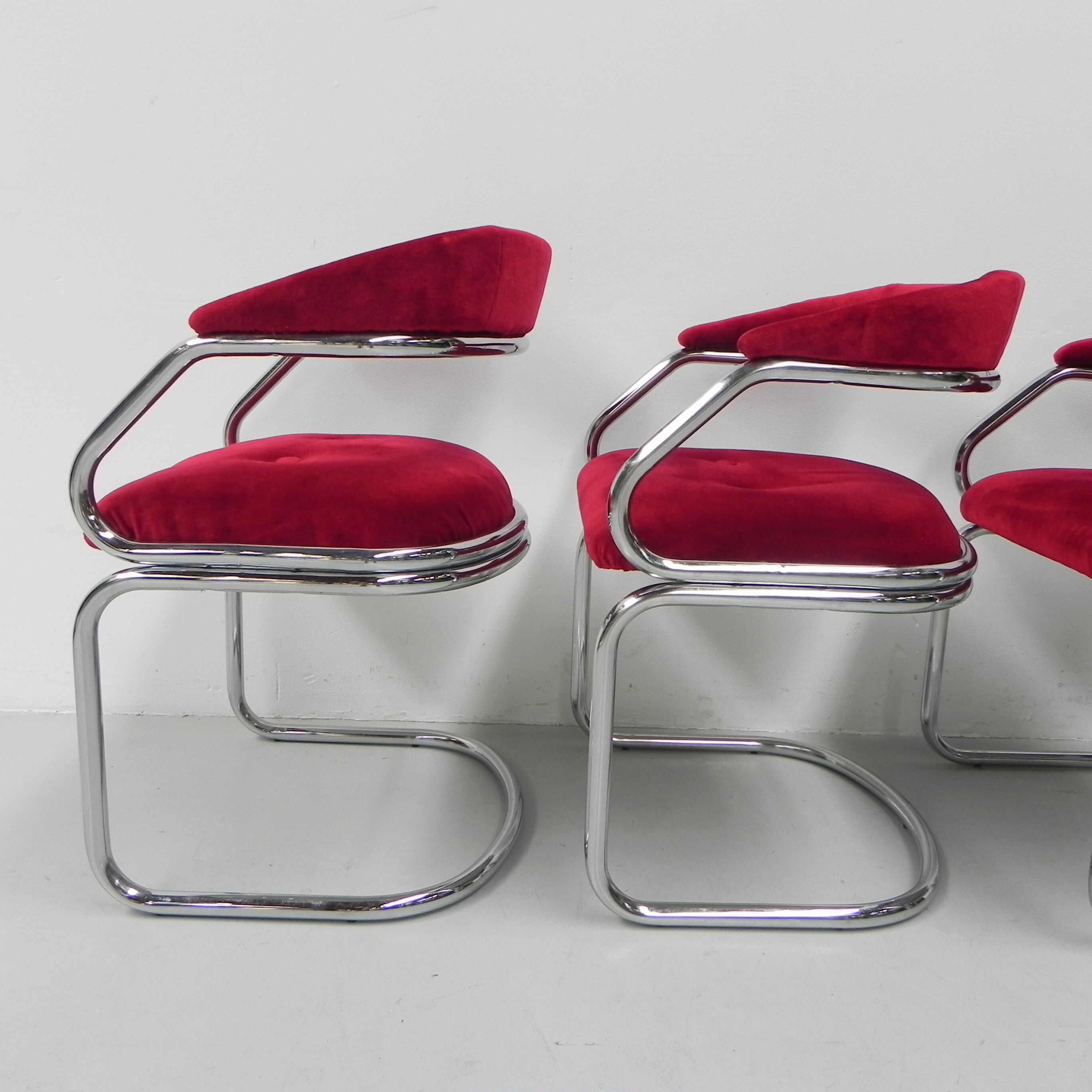 Set of 4 dining table chairs