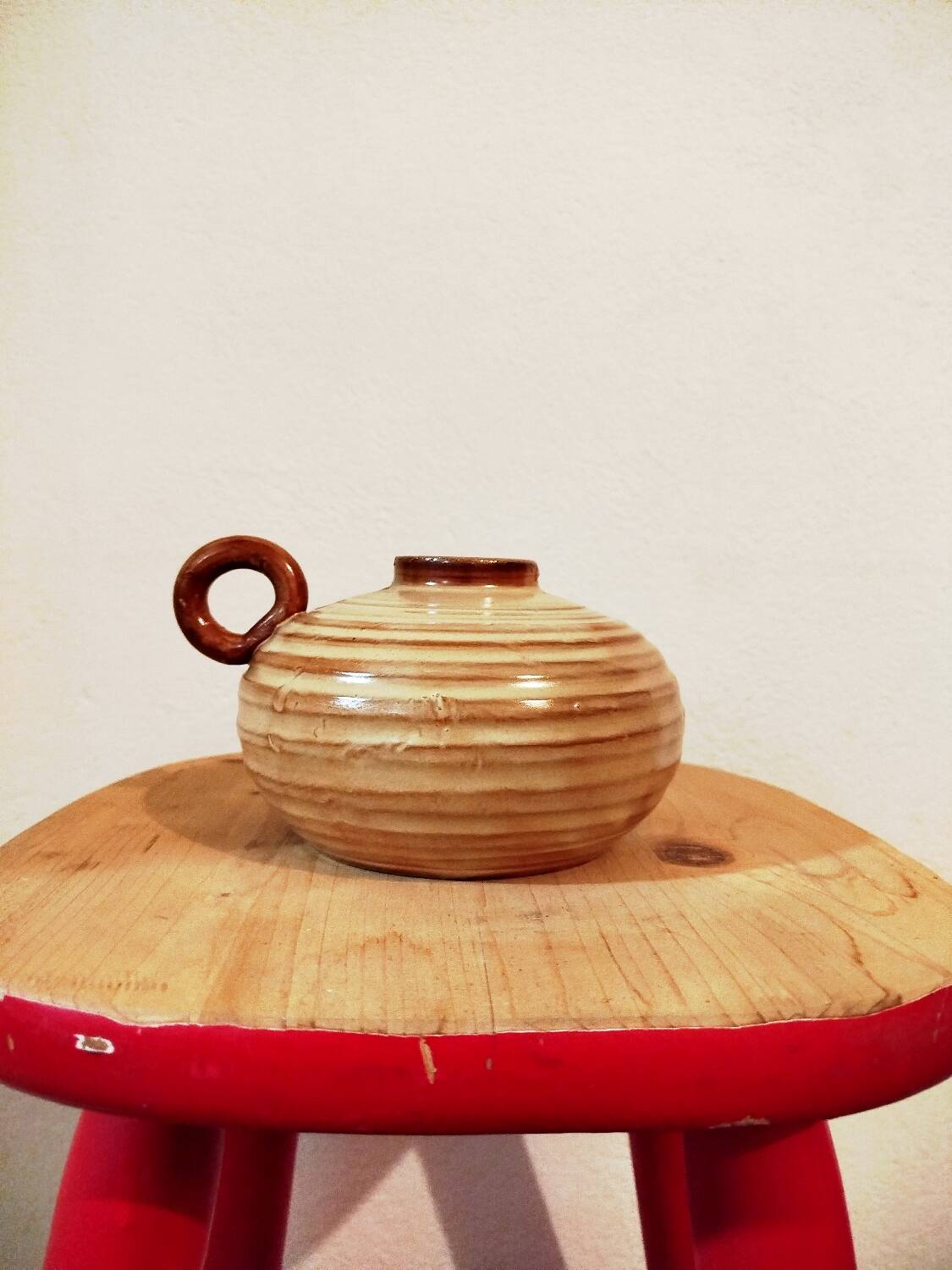 Round stoneware vase