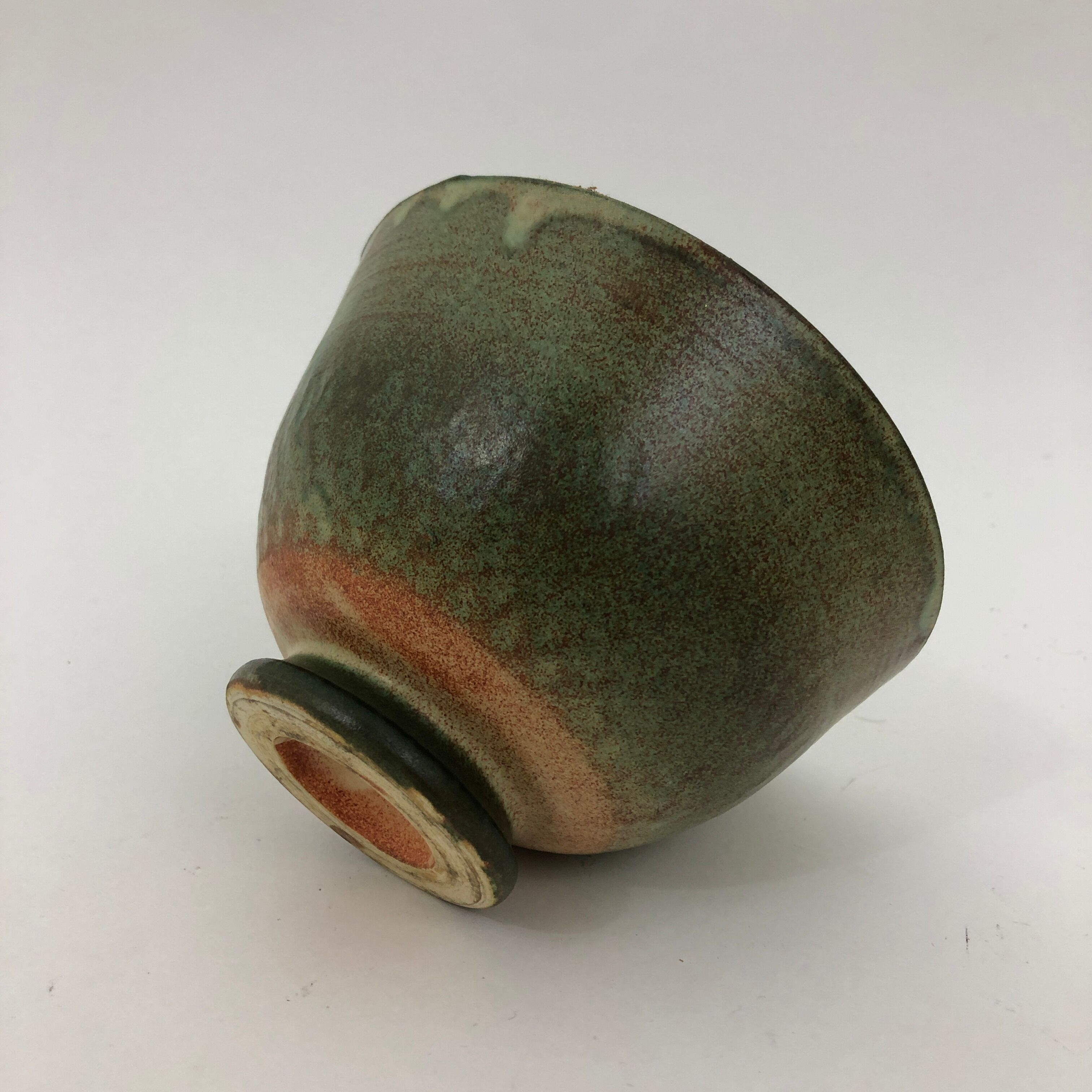 Enamelled ceramic bowl or empty pocket
