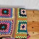 Plaid vintage au crochet multicolore motif granny