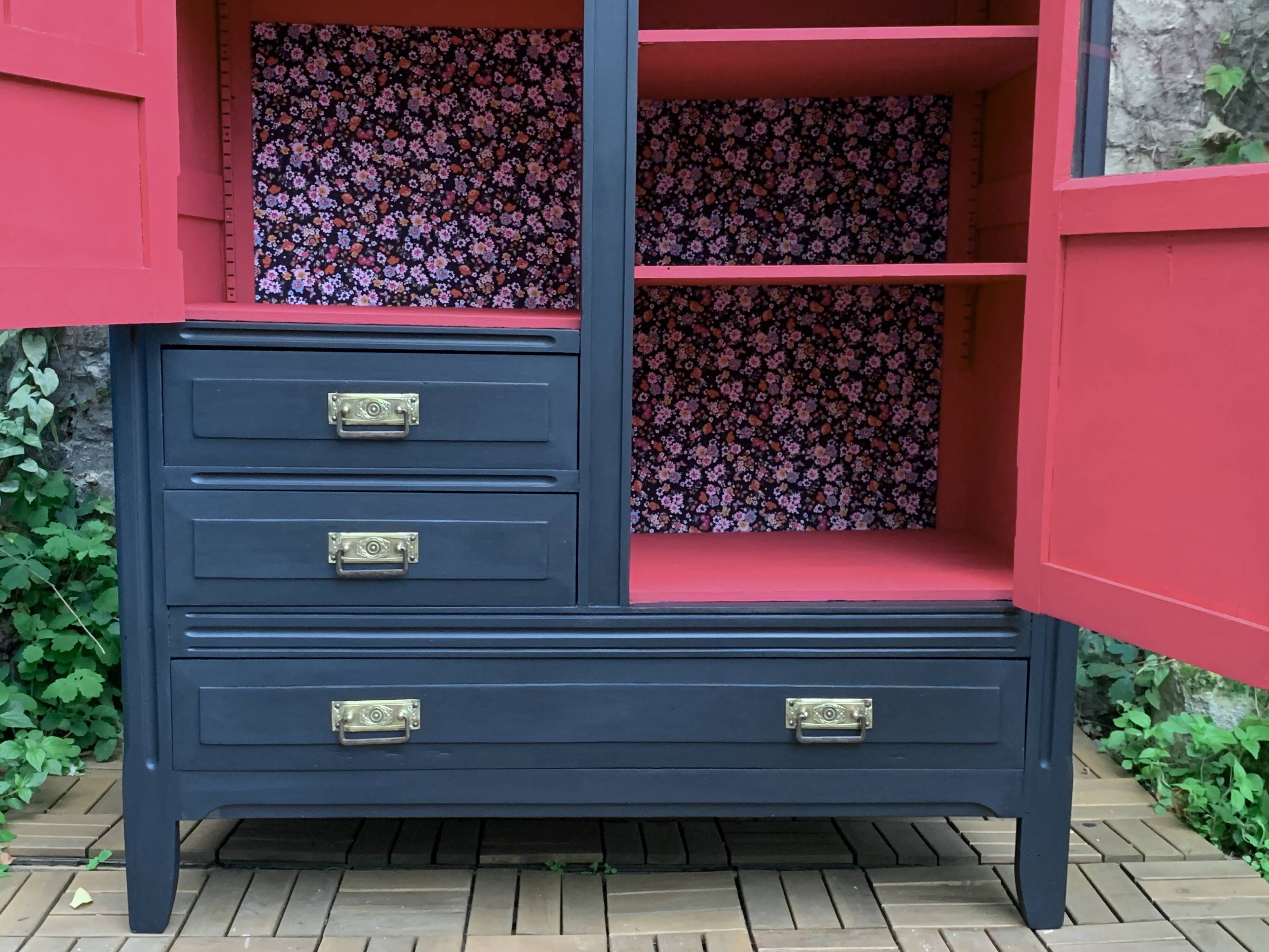 Parisian glazed hotel wardrobe 1930
