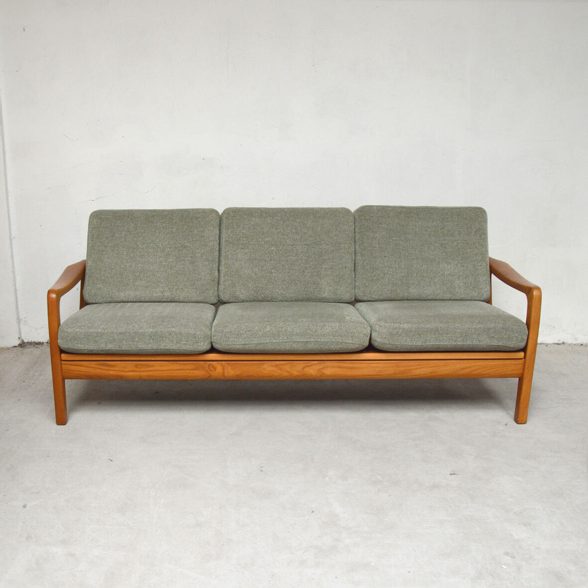 Danish lounge Juul Kristensen 1960