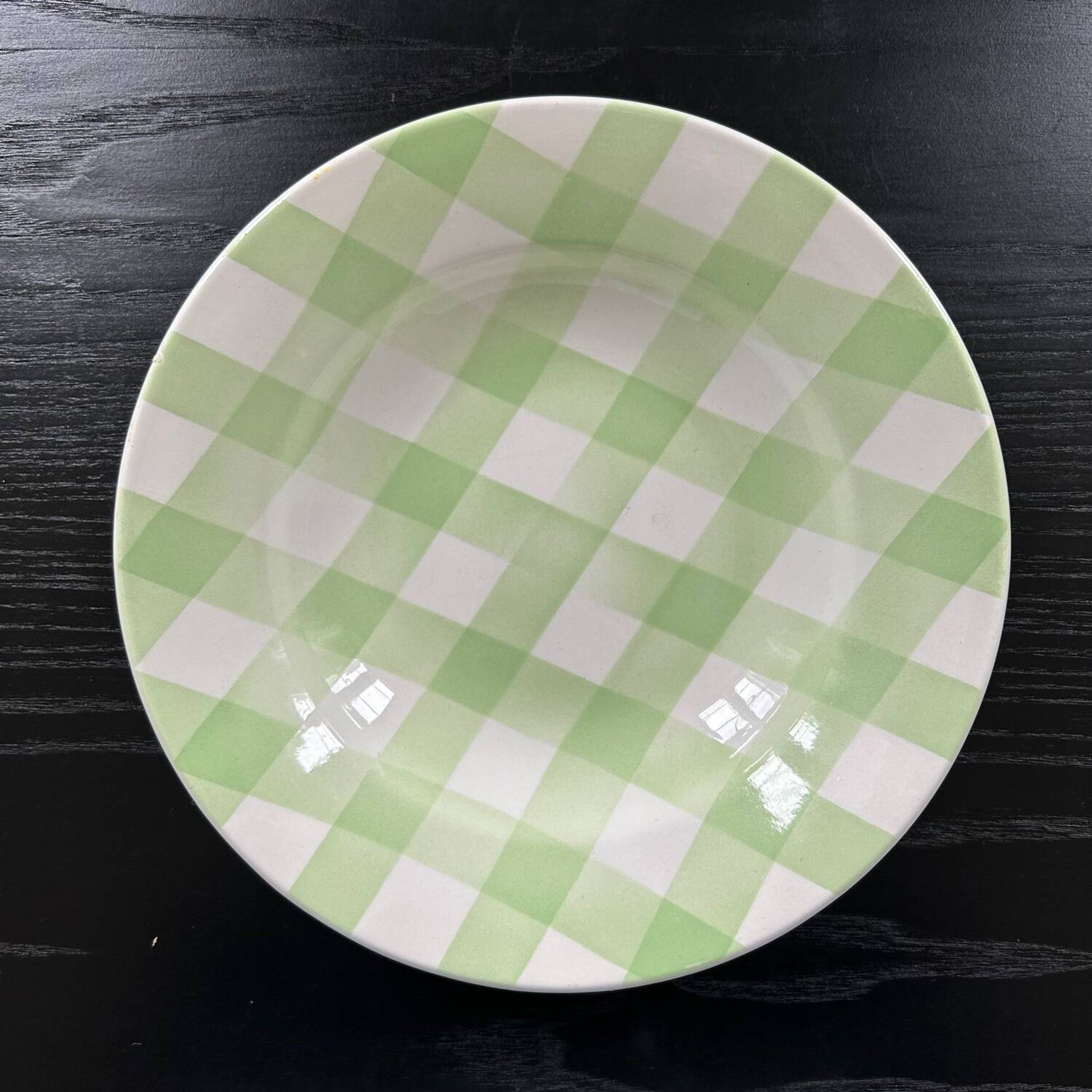 Assiette à carreaux vert pâle