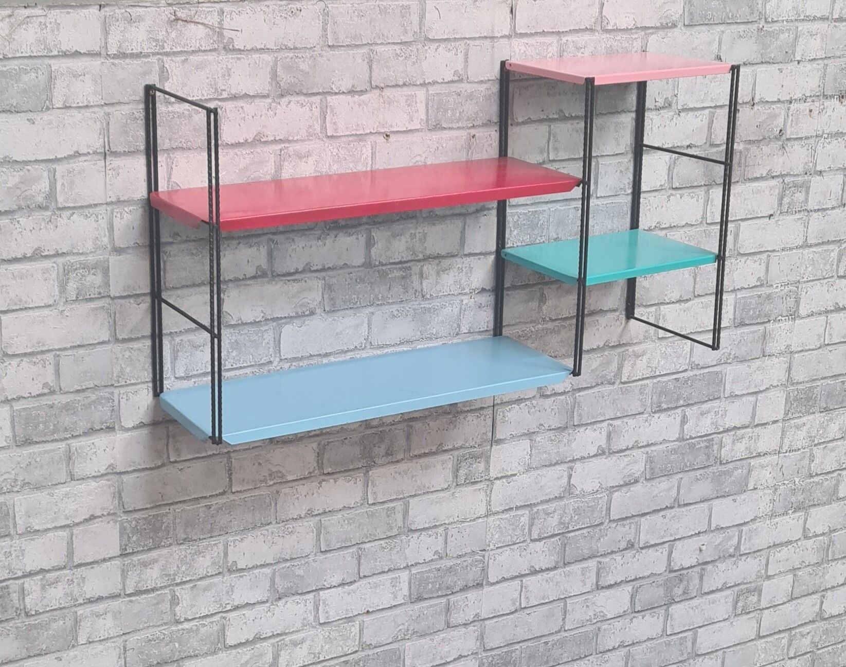 Multicolor string shelf 60/70