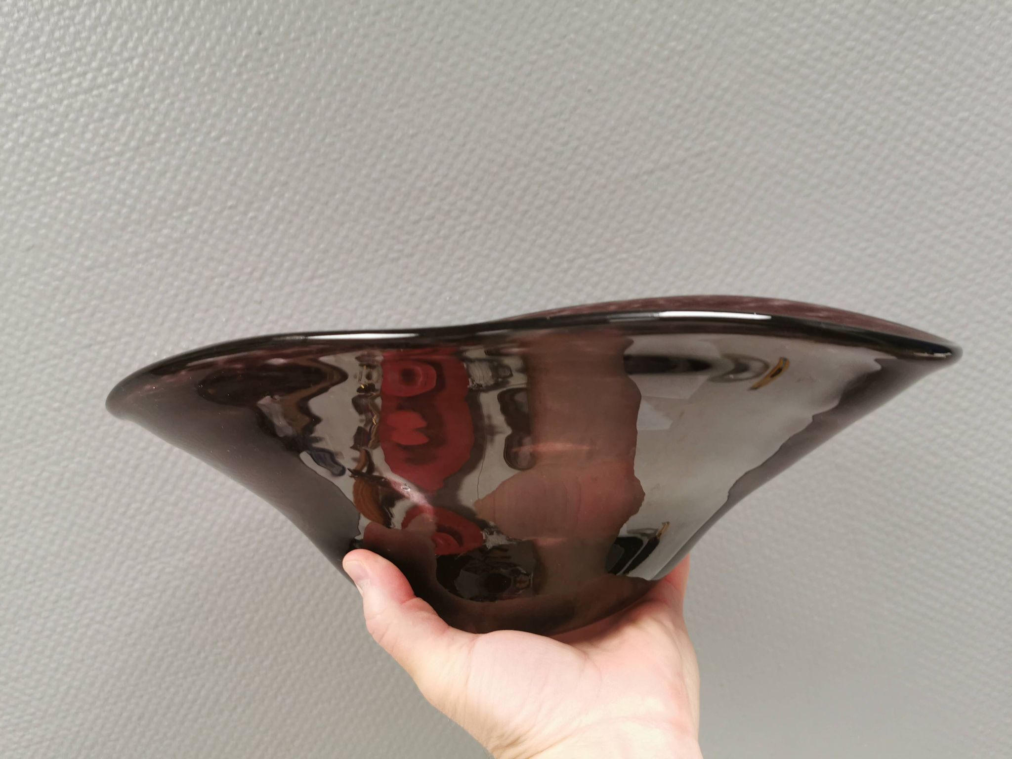 Large dish in several layers of glass, in a beautiful purple colour 1980s