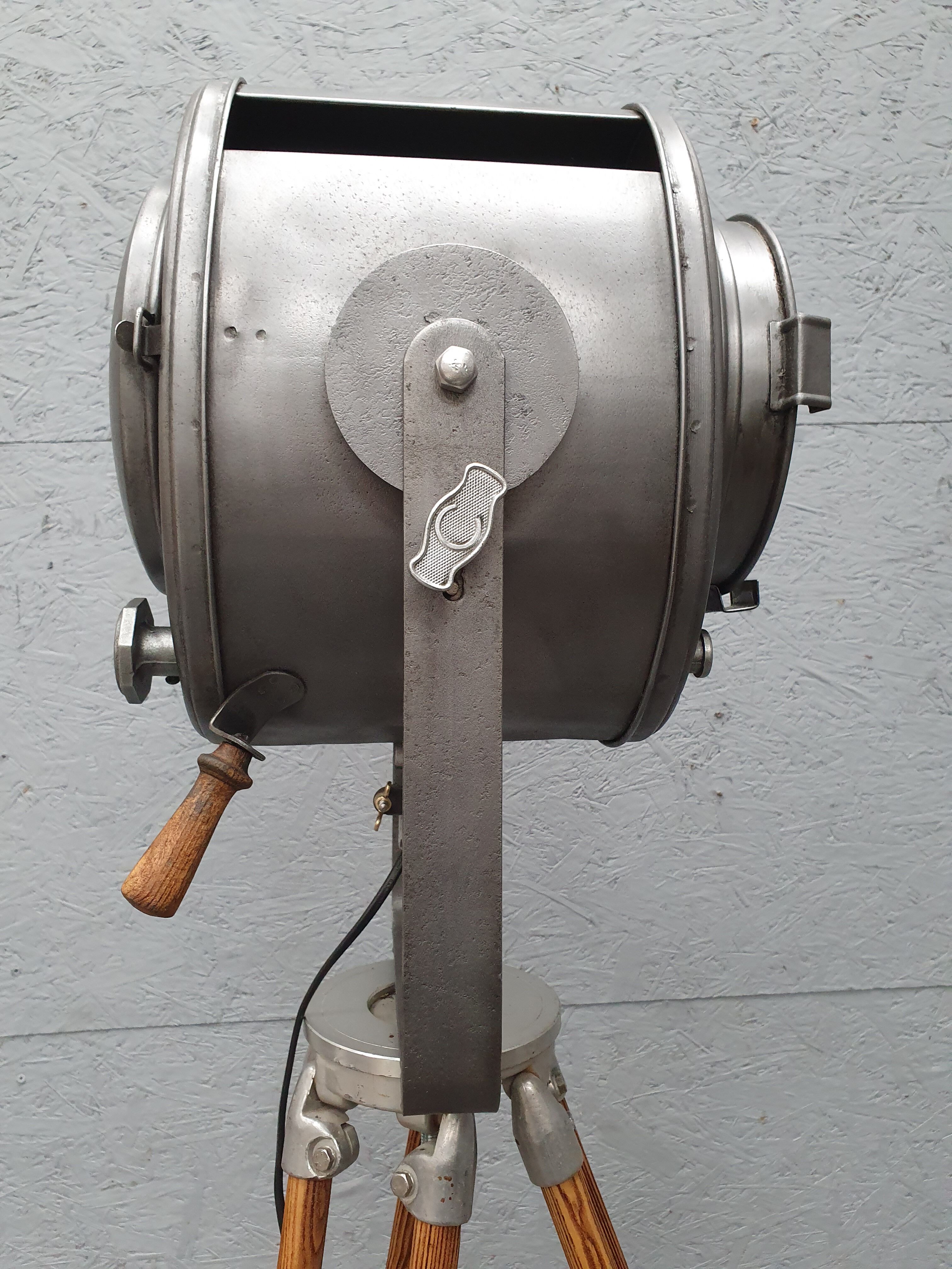 Projector AE Cremer industrial lamp on wooden trefoot