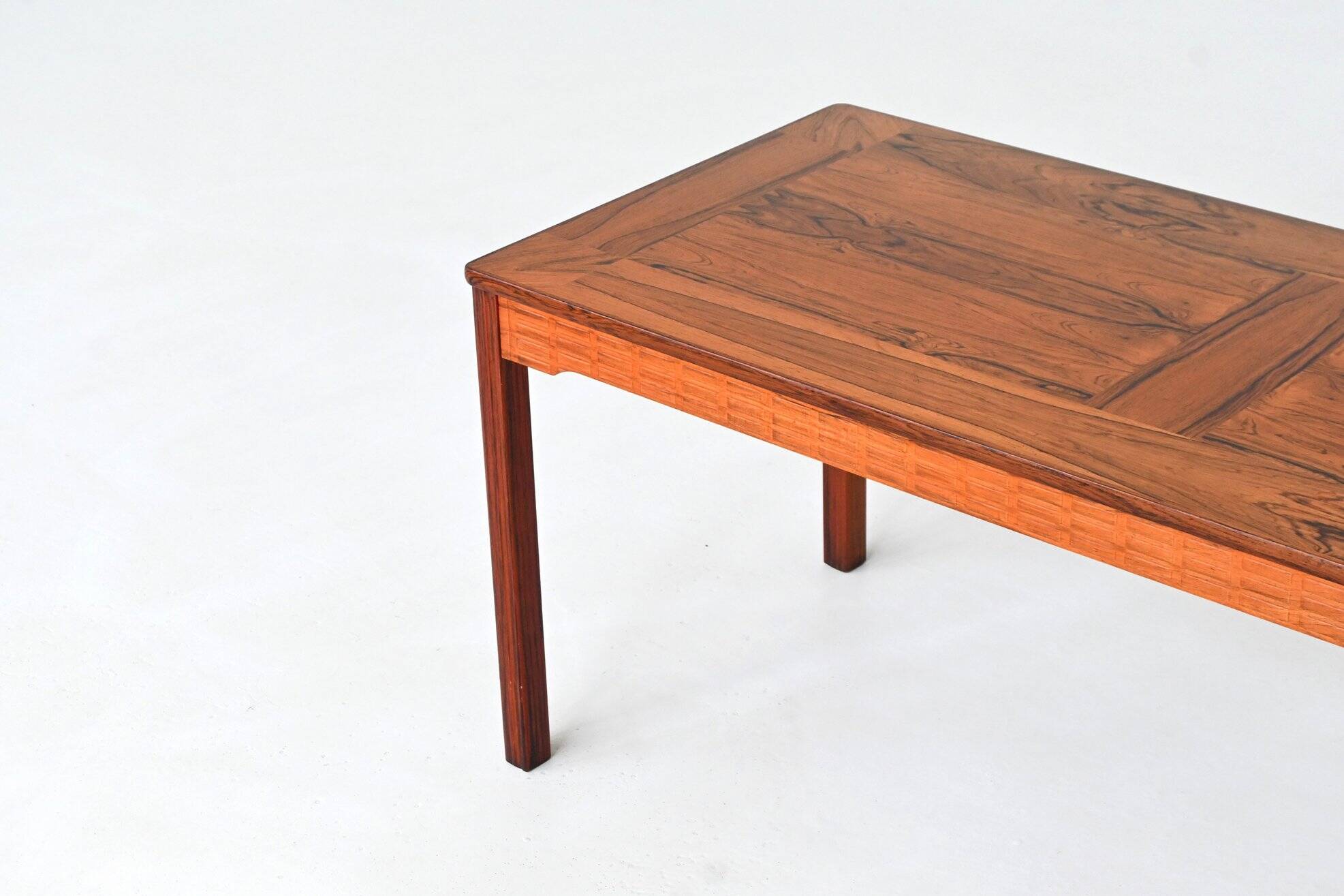 Grande table basse Alberts Tibro en palissandre Danemark 1970