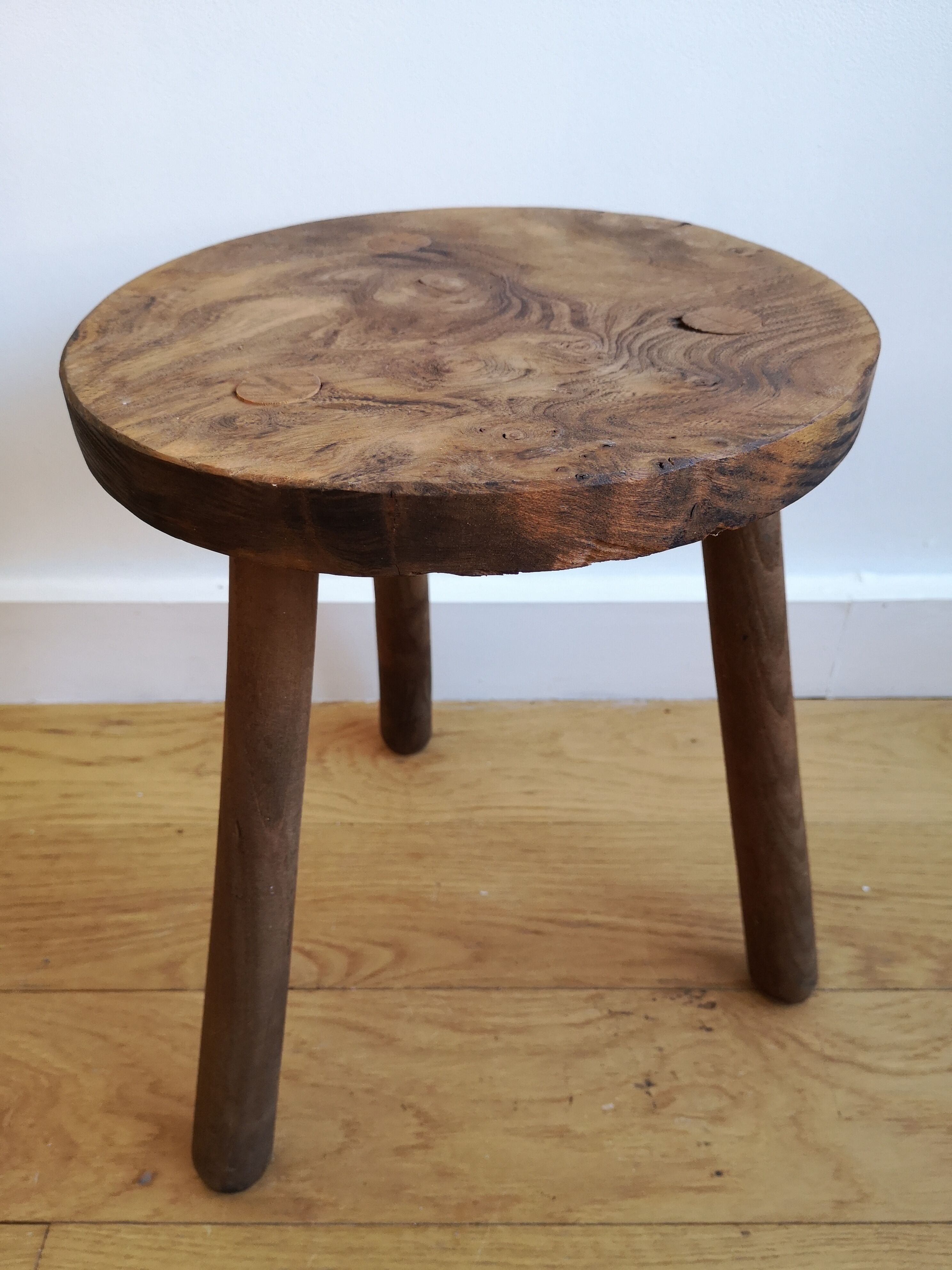 Dark wood tripod stab