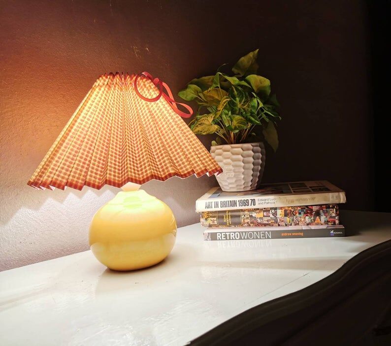 Vintage table lamp 80s