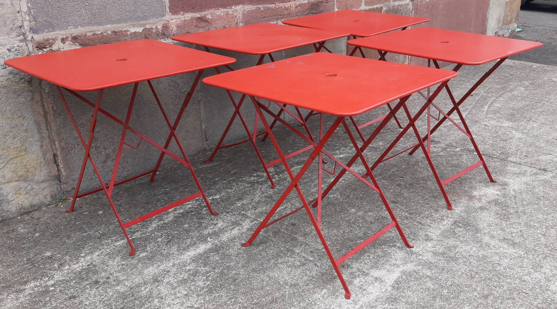 Folding bistro or garden table, made of metal. (Individually or in sets)