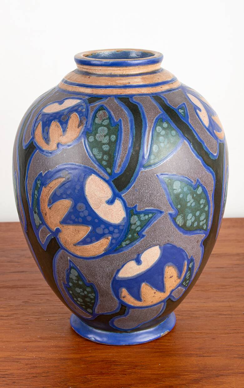 Magnificent Art Nouveau vase with multicolored floral motifs Revernay 1910.