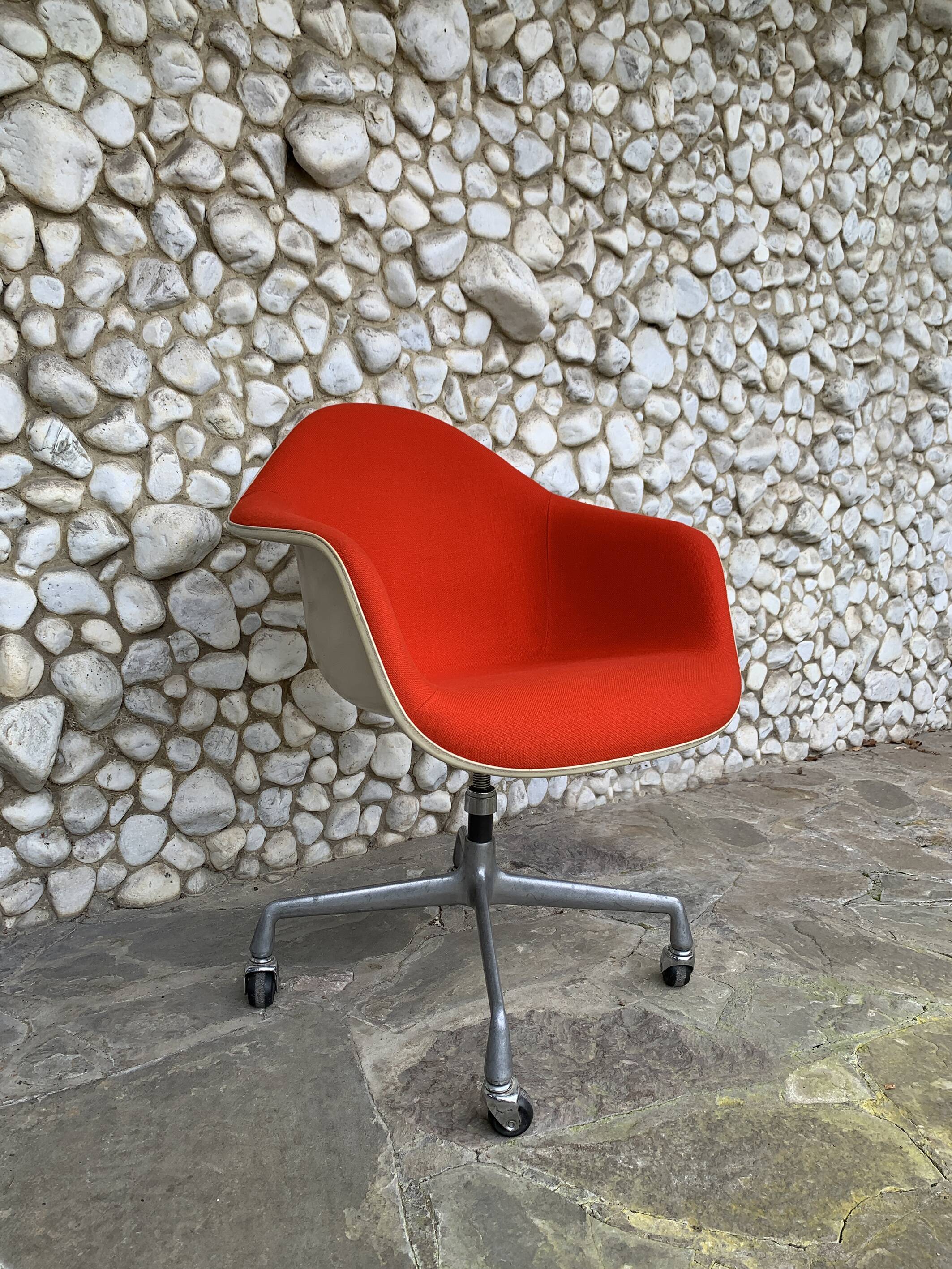 Eames PACC armchair on casters Herman Miller by Vitra 1970