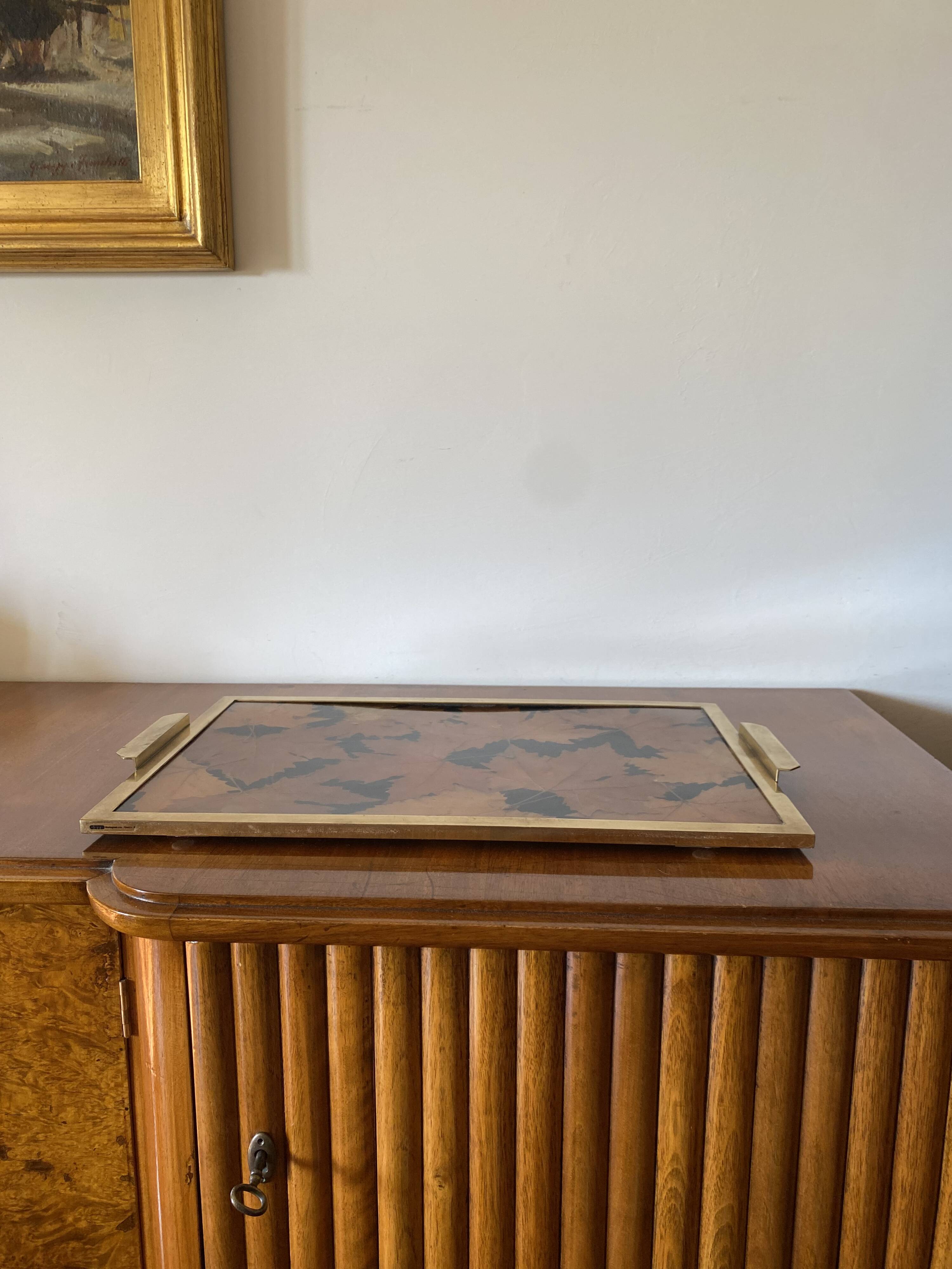 Hollywood regency brass and leaves resin tray, Montagnani Firenze Italy 1970s