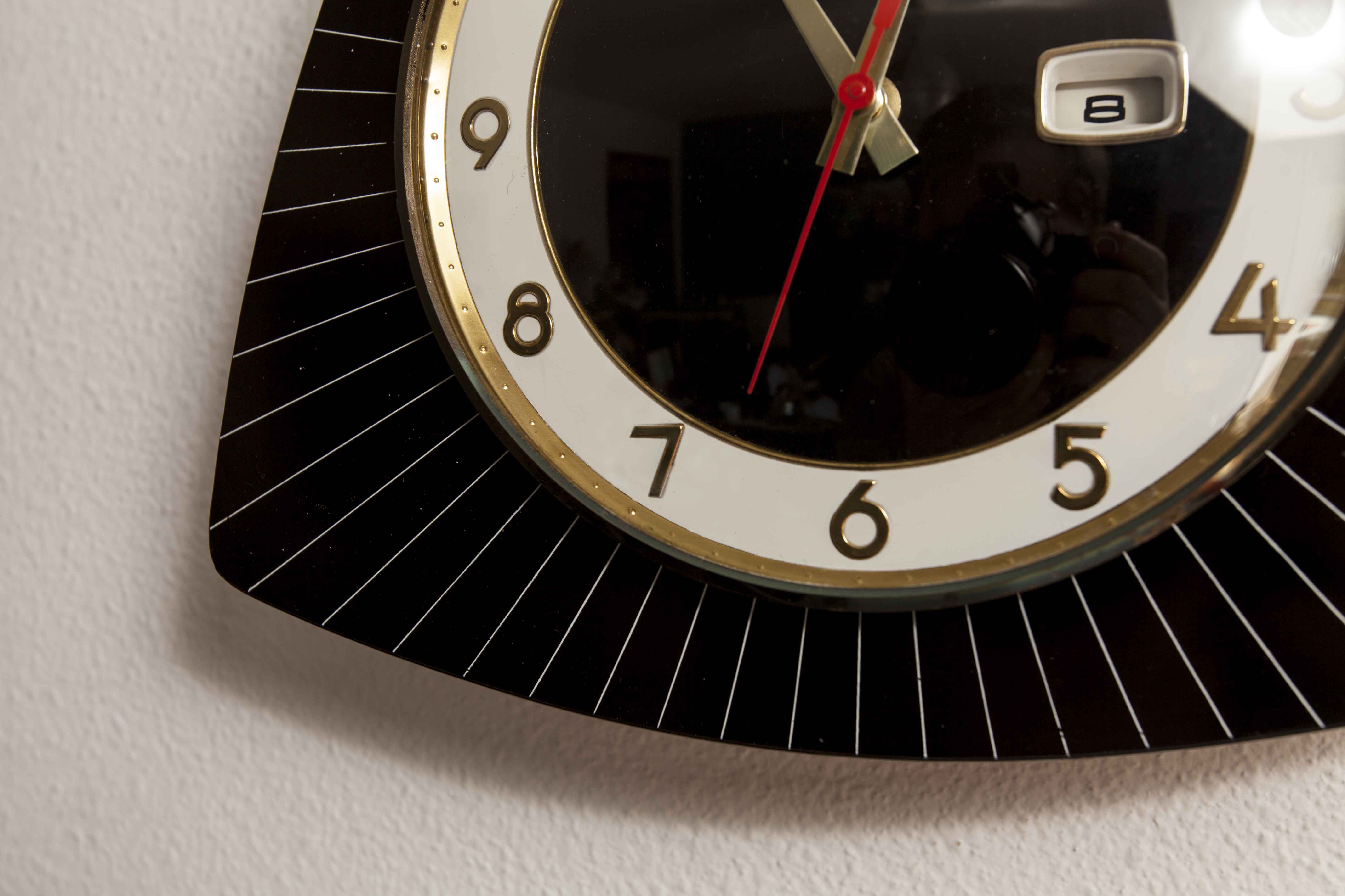 Asymmetrical wall clock 1960 Bayard formica