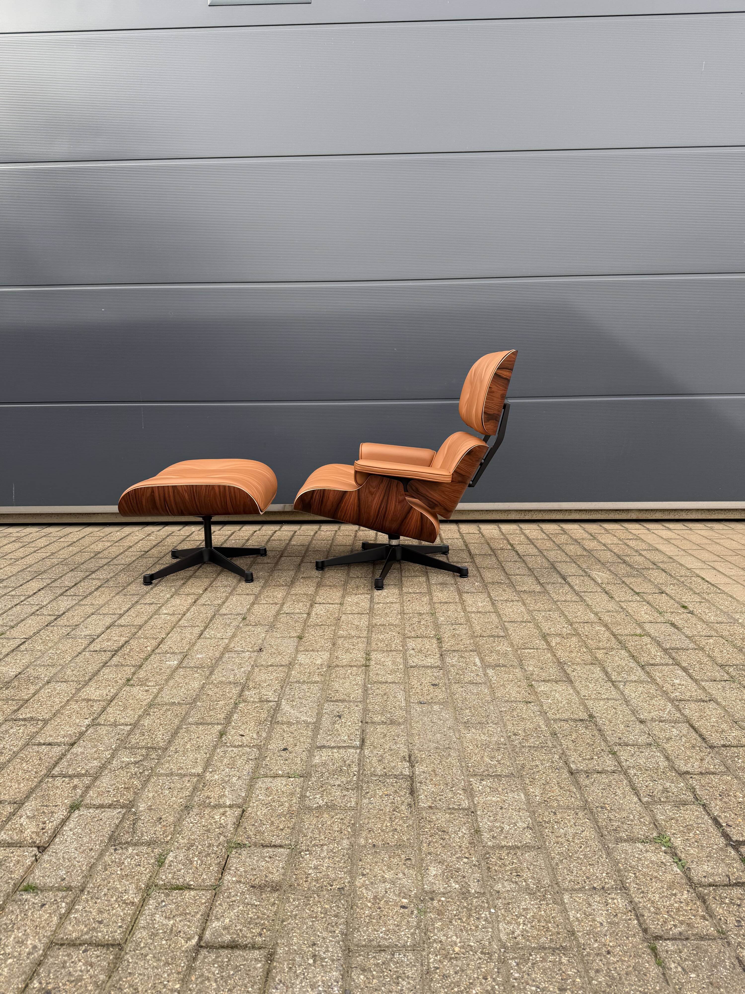2 x Vitra Eames Lounge Chair XL + Ottoman, Cognac leather & Santos Rosewood