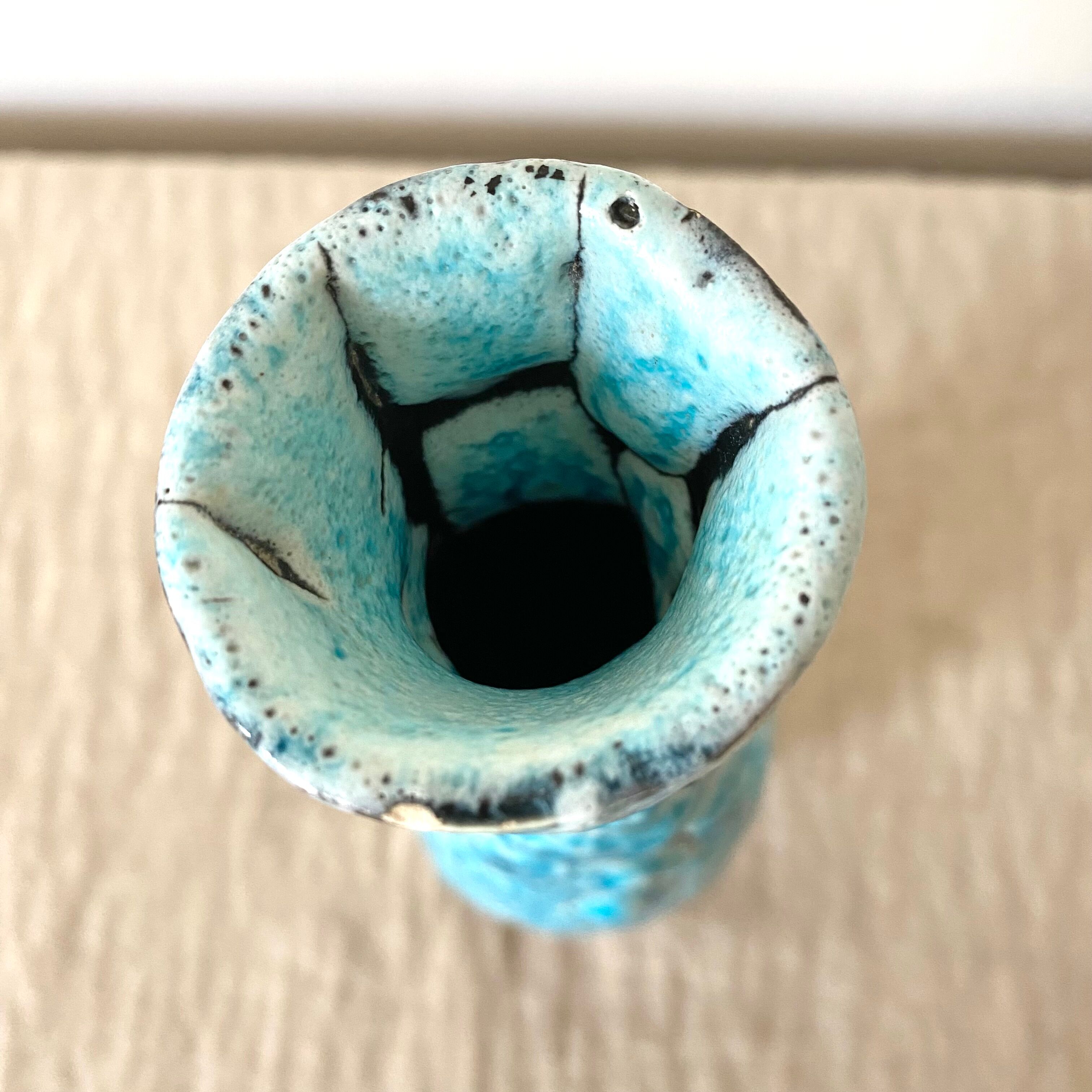 70s single-flower vase