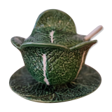 Cabbage soup in green slurry