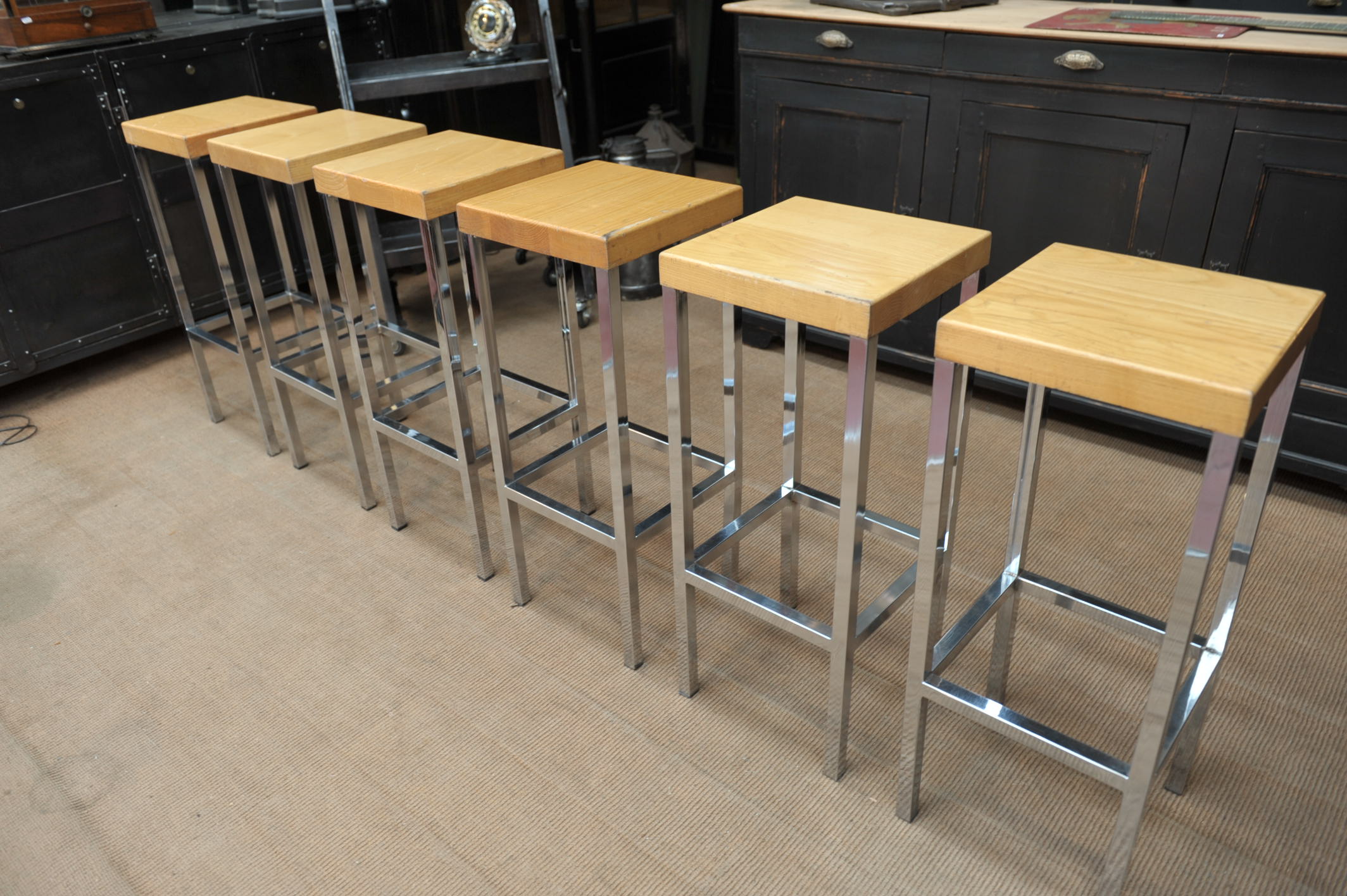 Lot of 6 old bar top stools 1970