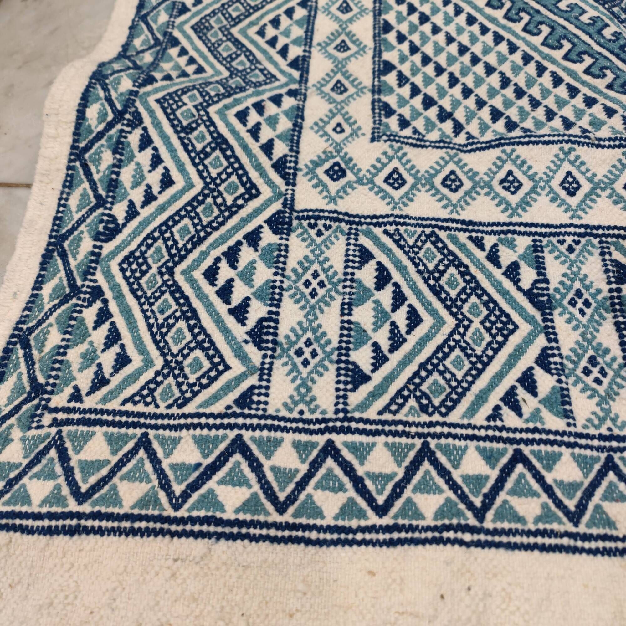White and blue margoum rug hand-woven in natural wool