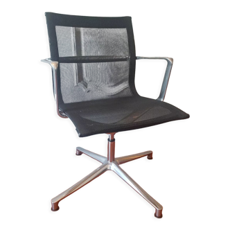 Una Chair armchair in black mesh published by ICF