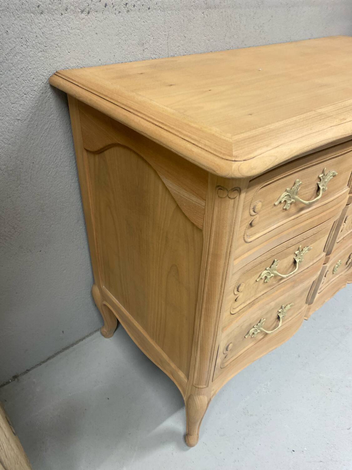 Commode Louis XV en bois brut