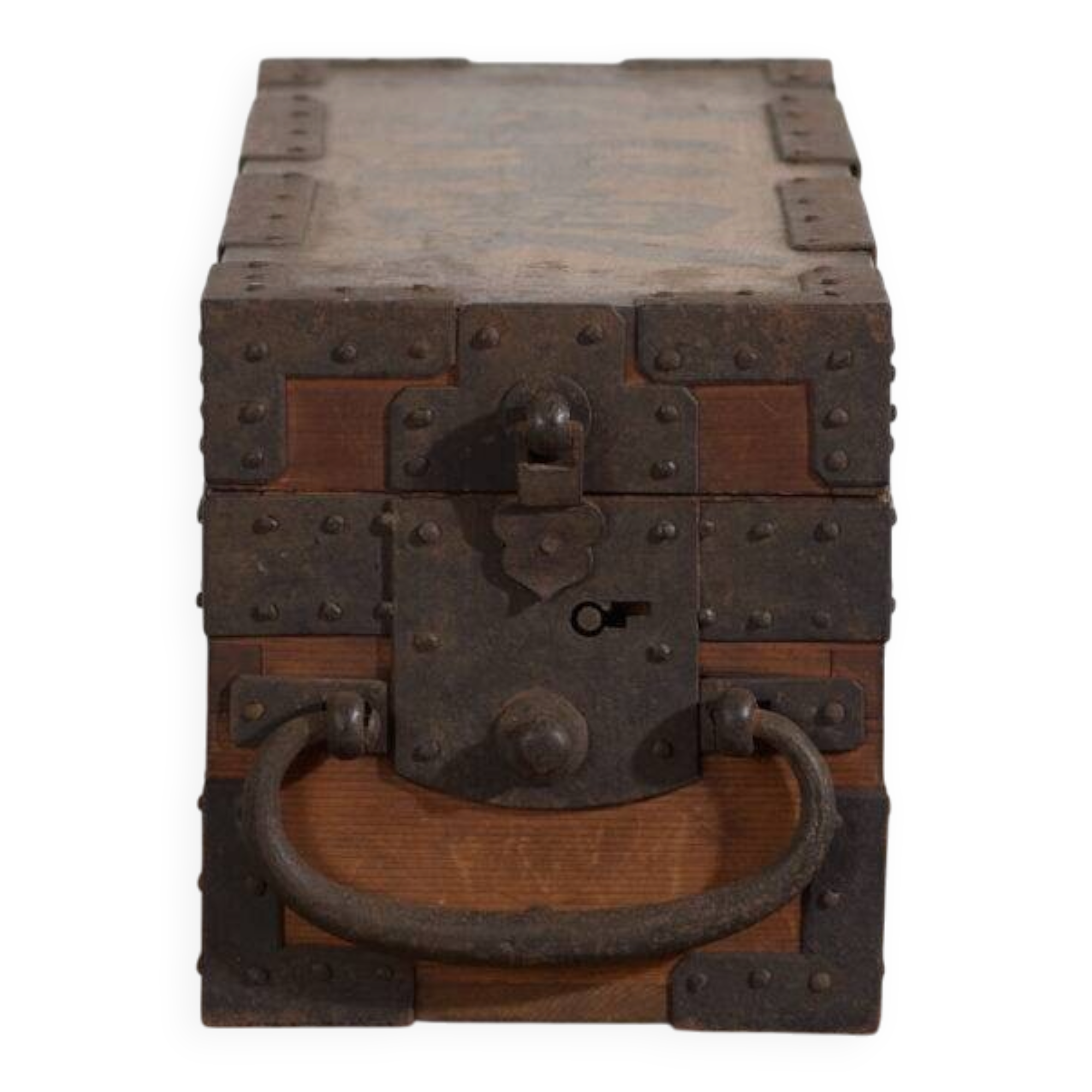 Coffre japonais ancien en bois avec ferrures et serrure – période Meiji (c.1880–1910)