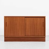Midcentury Danish lowboard in teak with 2 sliding doors by Hundevad 1960s - 108cm