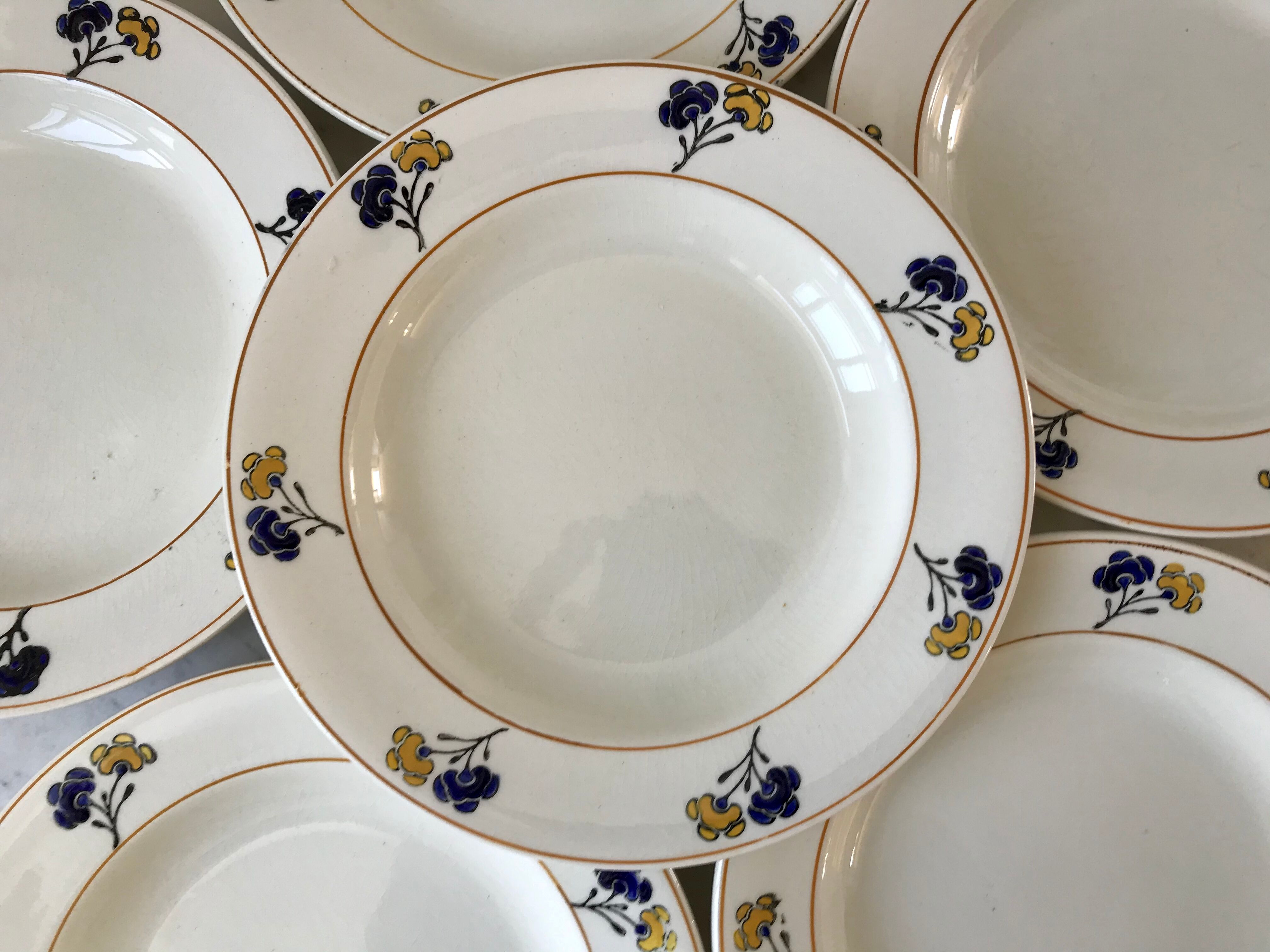 Lot de 6 assiettes creuses Terre de Fer modèle "Roméo" début XXème