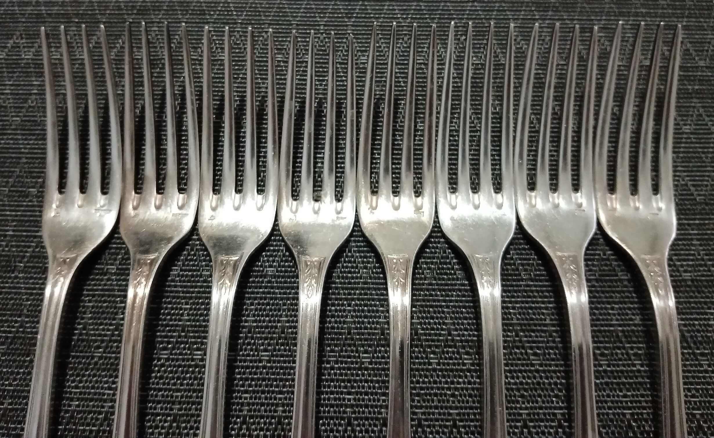 Set of 8 table forks silver metal Ercuis