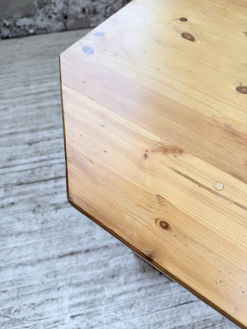 Hexagonal console table guéridon Regain pine 1970