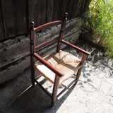 Ancien fauteuil pour enfant en bois & paille