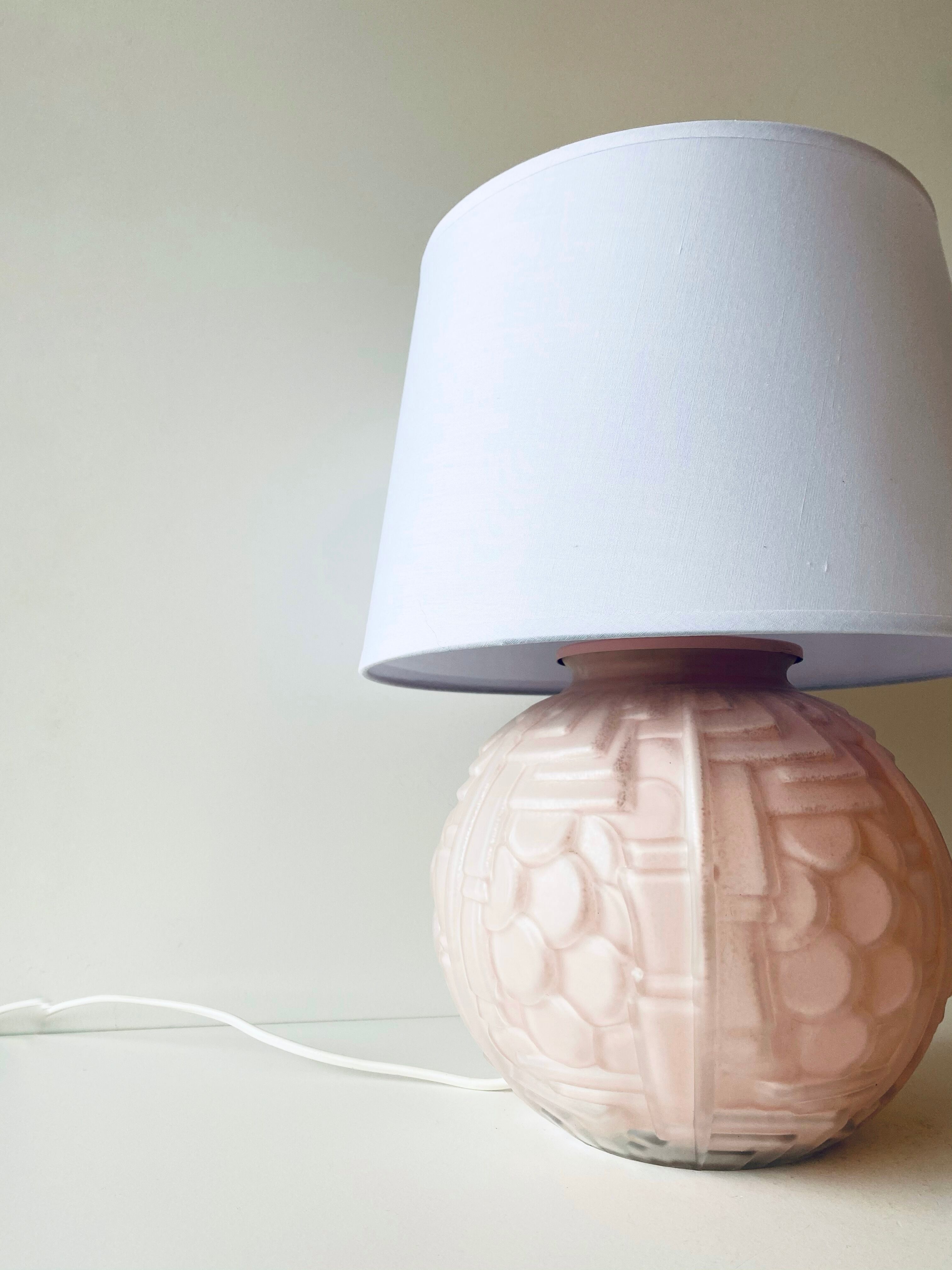 Art deco lamp in powder pink glass