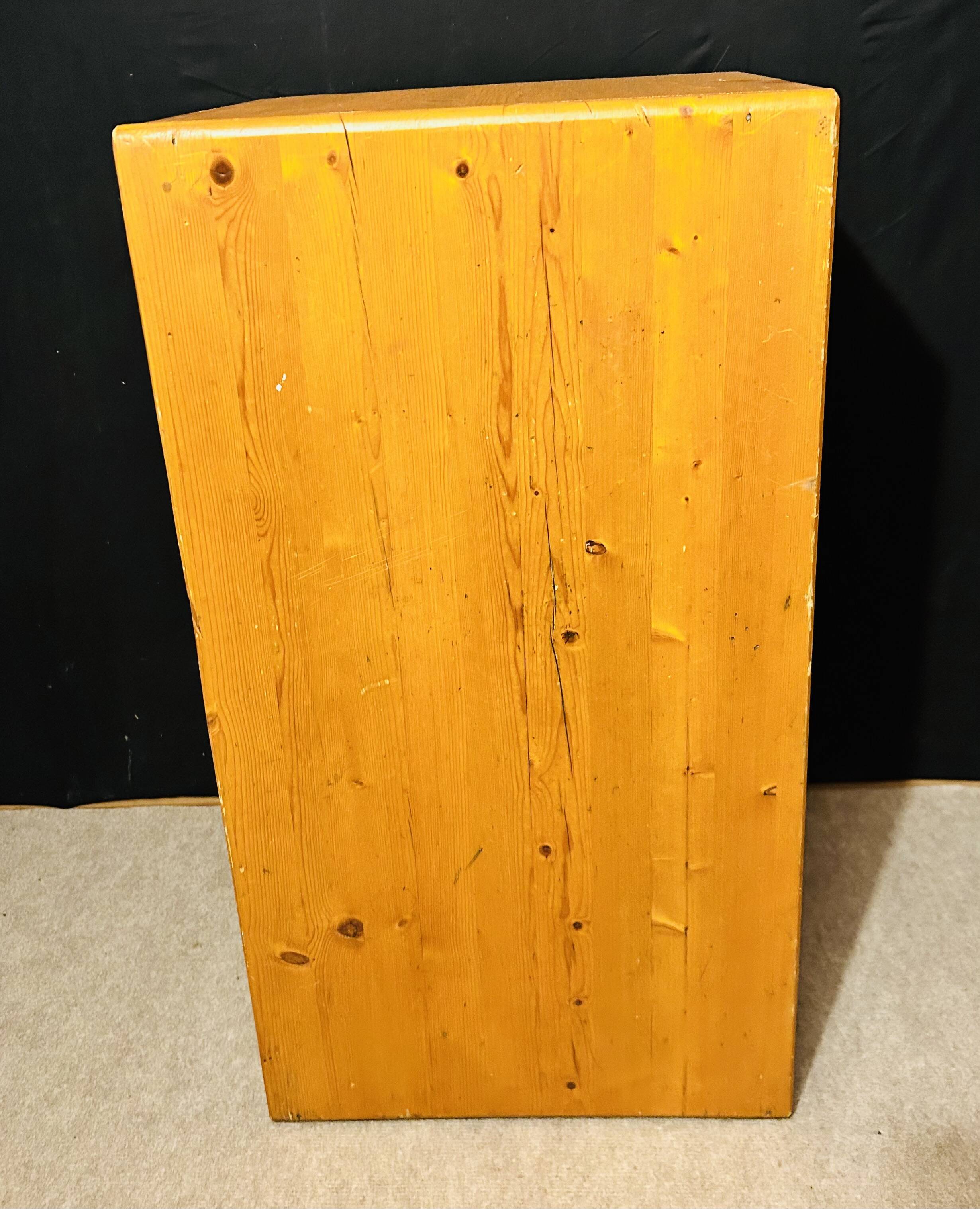 selected by Charlotte Perriand coffee table les Arcs