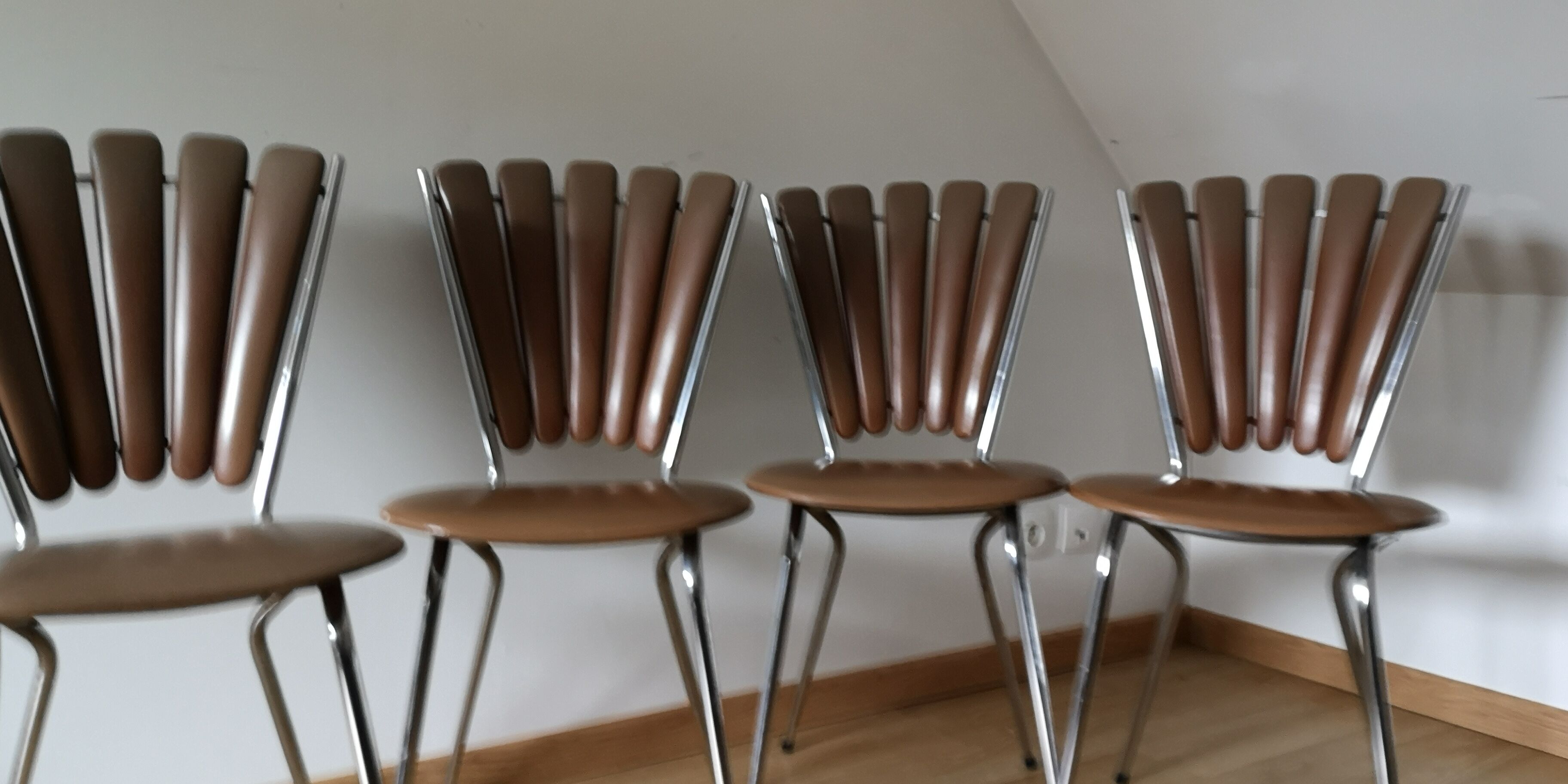 Lot of 4 chairs vintage petals 1970s