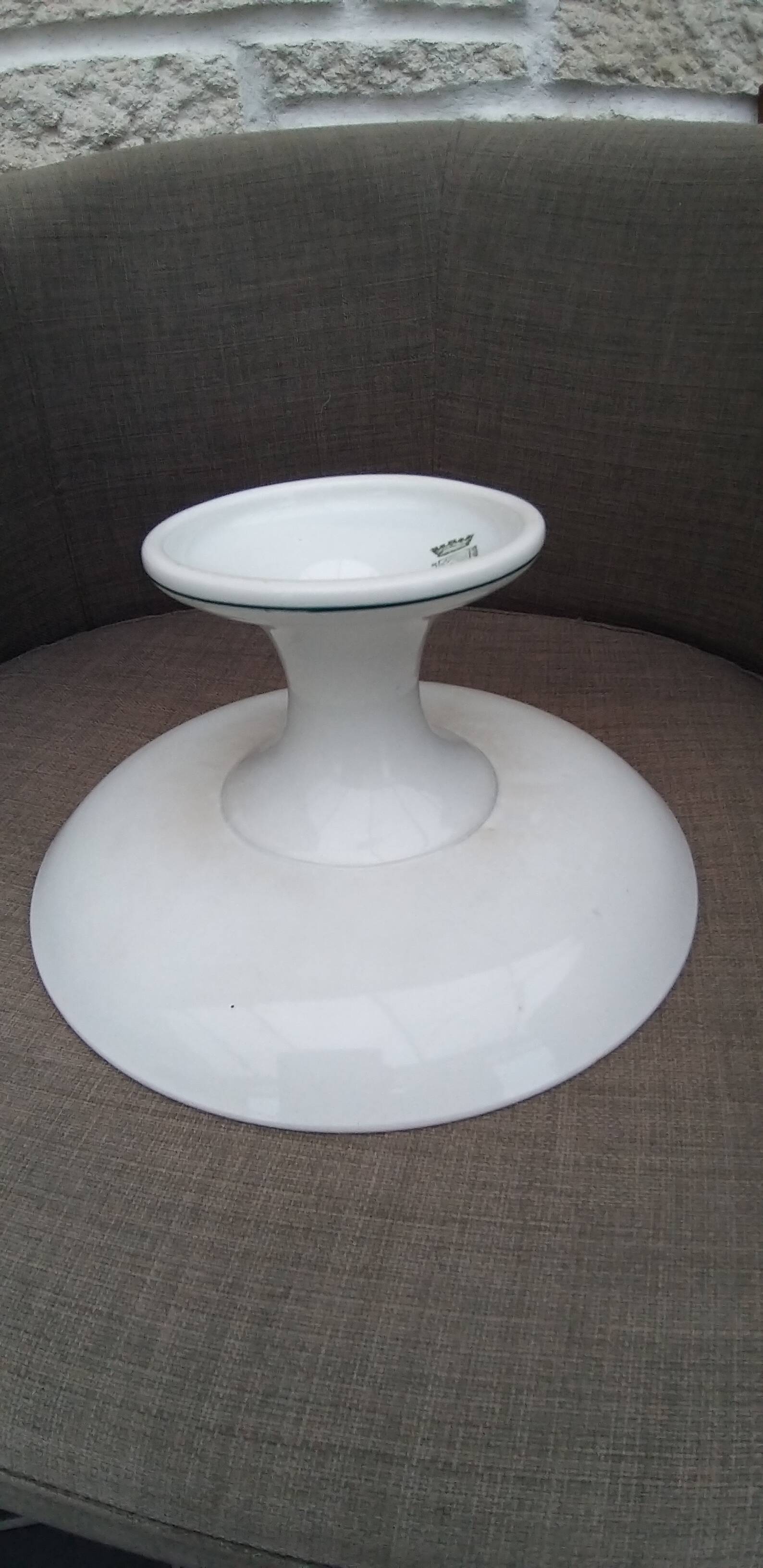 Saint amand stand bowl
