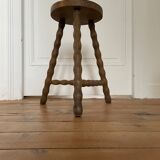 Tripod stool in solid wood, feet turned
