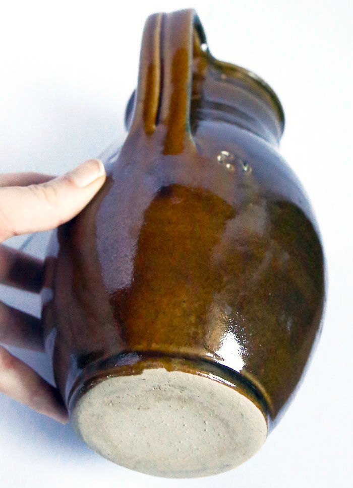 Pitcher of sandstone glaze degraded with chestnut and ochre