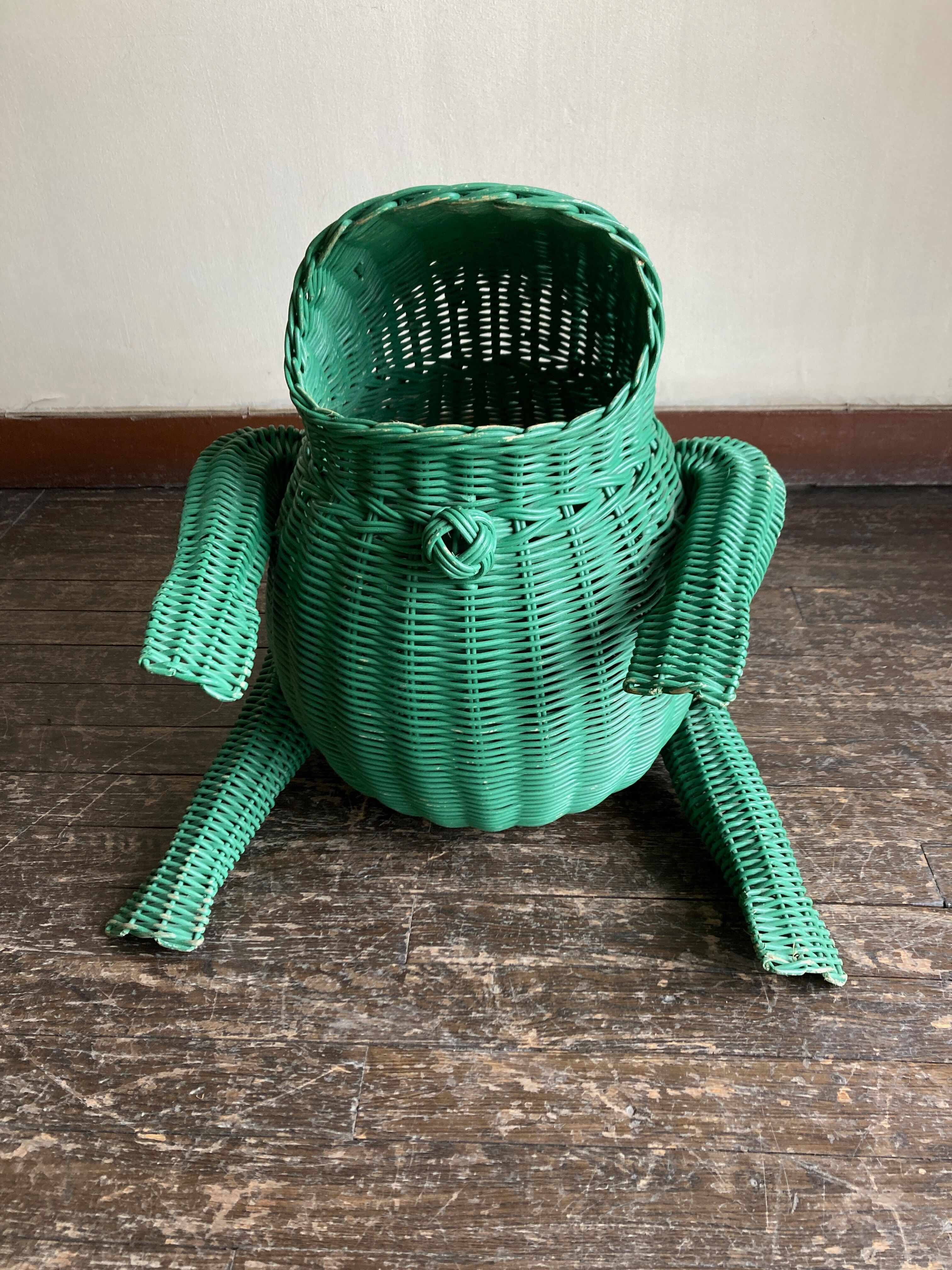 Wicker frog basket 1980
