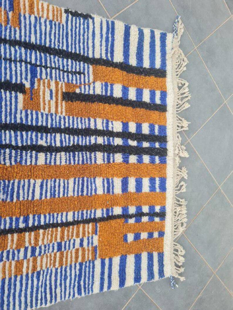 Moroccan Berber rug 250cm x 150cm