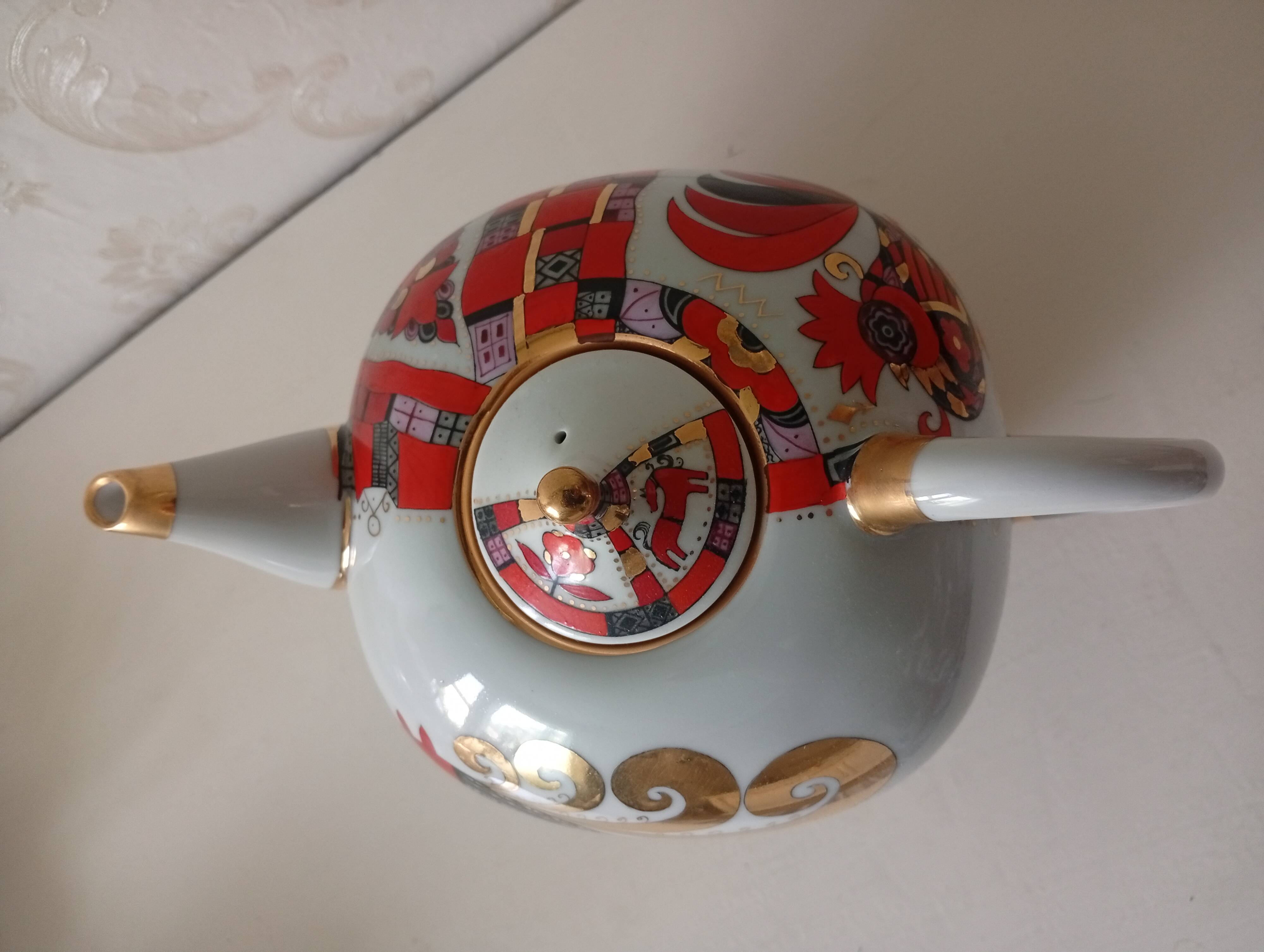 The "Red Horse" / "Golden-Maned Horse"  Lomonosov Imperial Porcelain