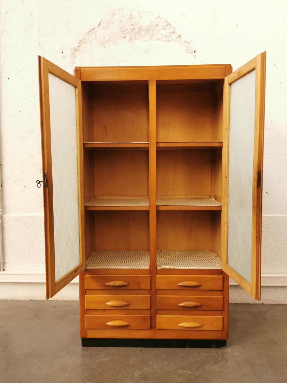 Armoire vitrine