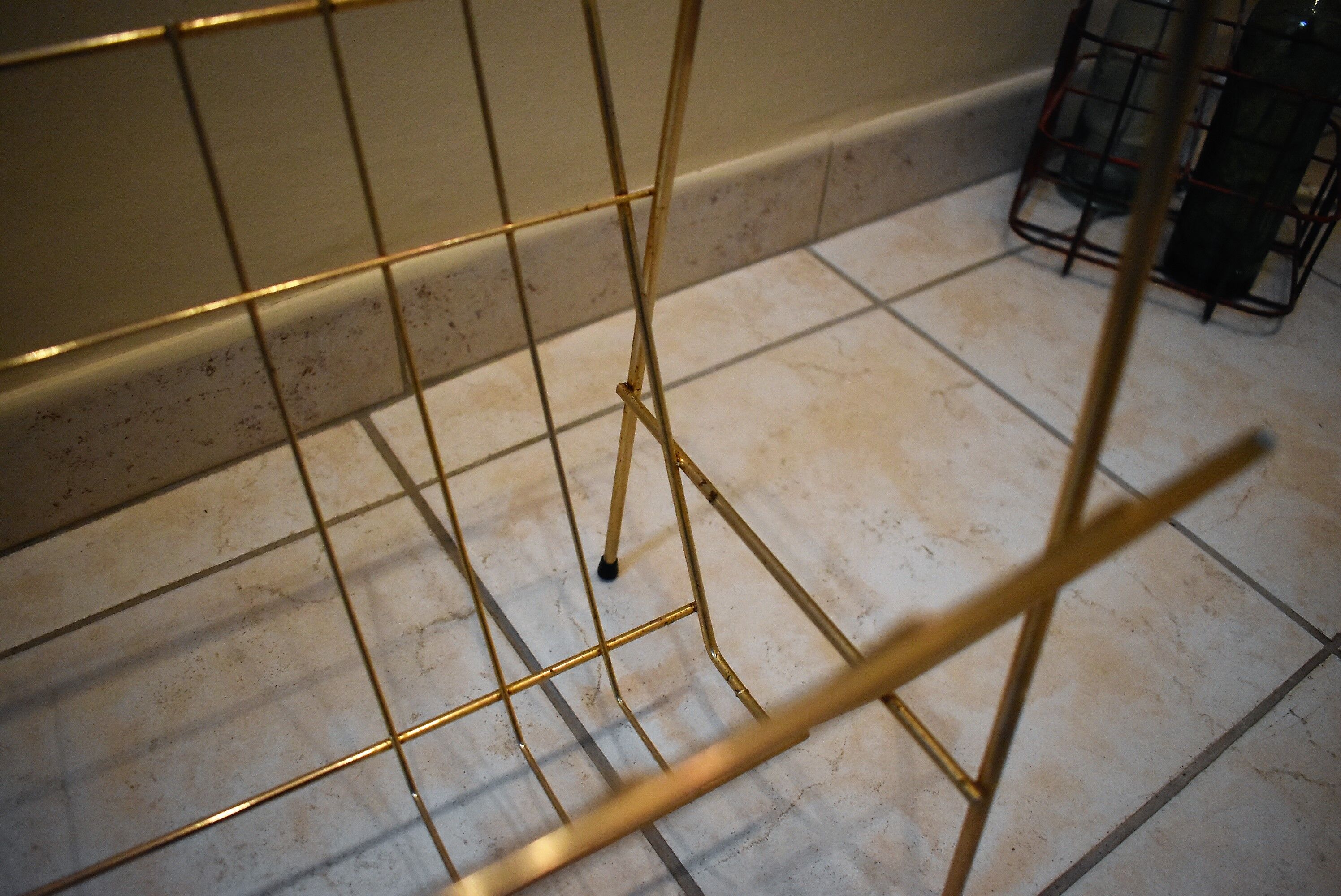 Magazine door with vintage Tablet