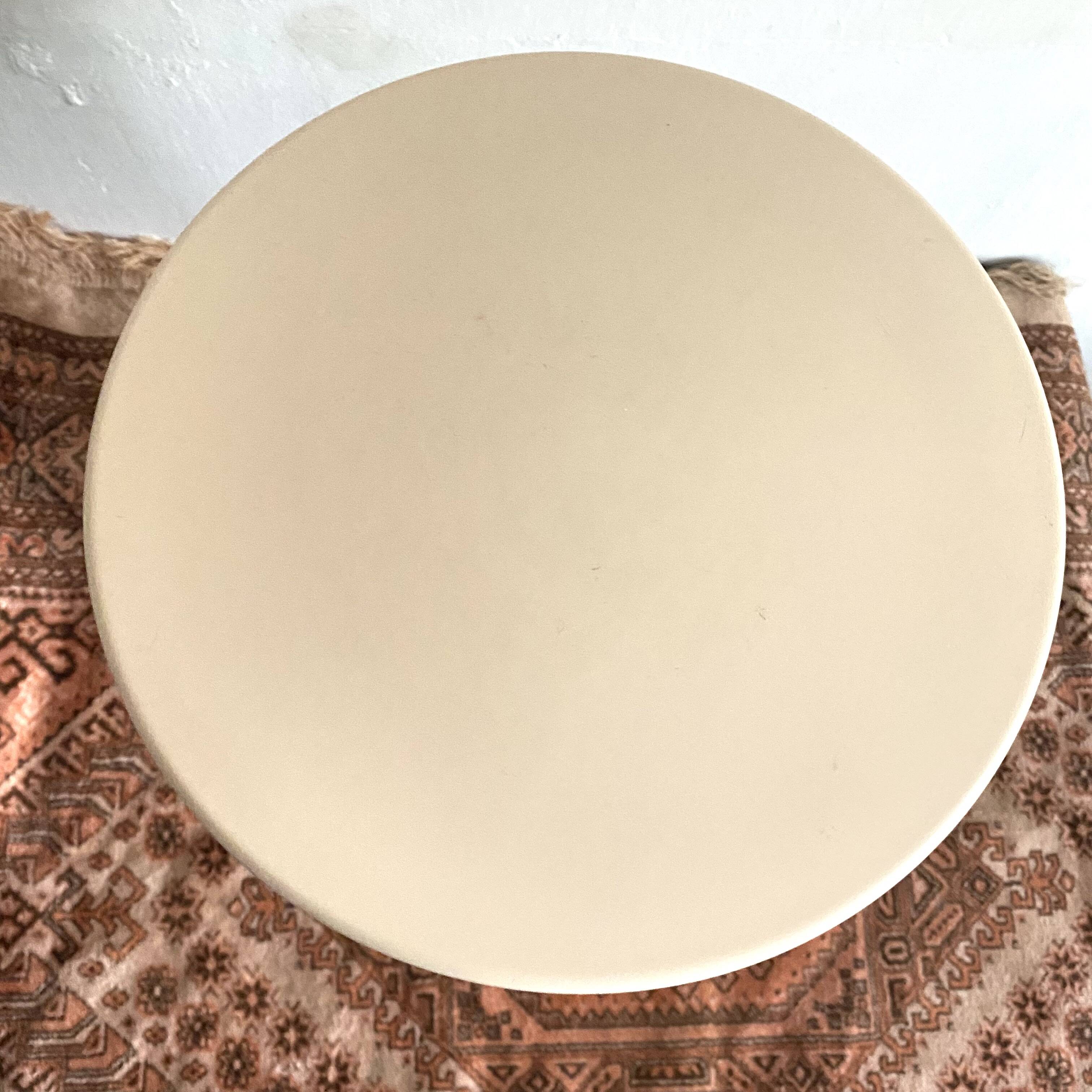 Vintage tam tam Stamp stool