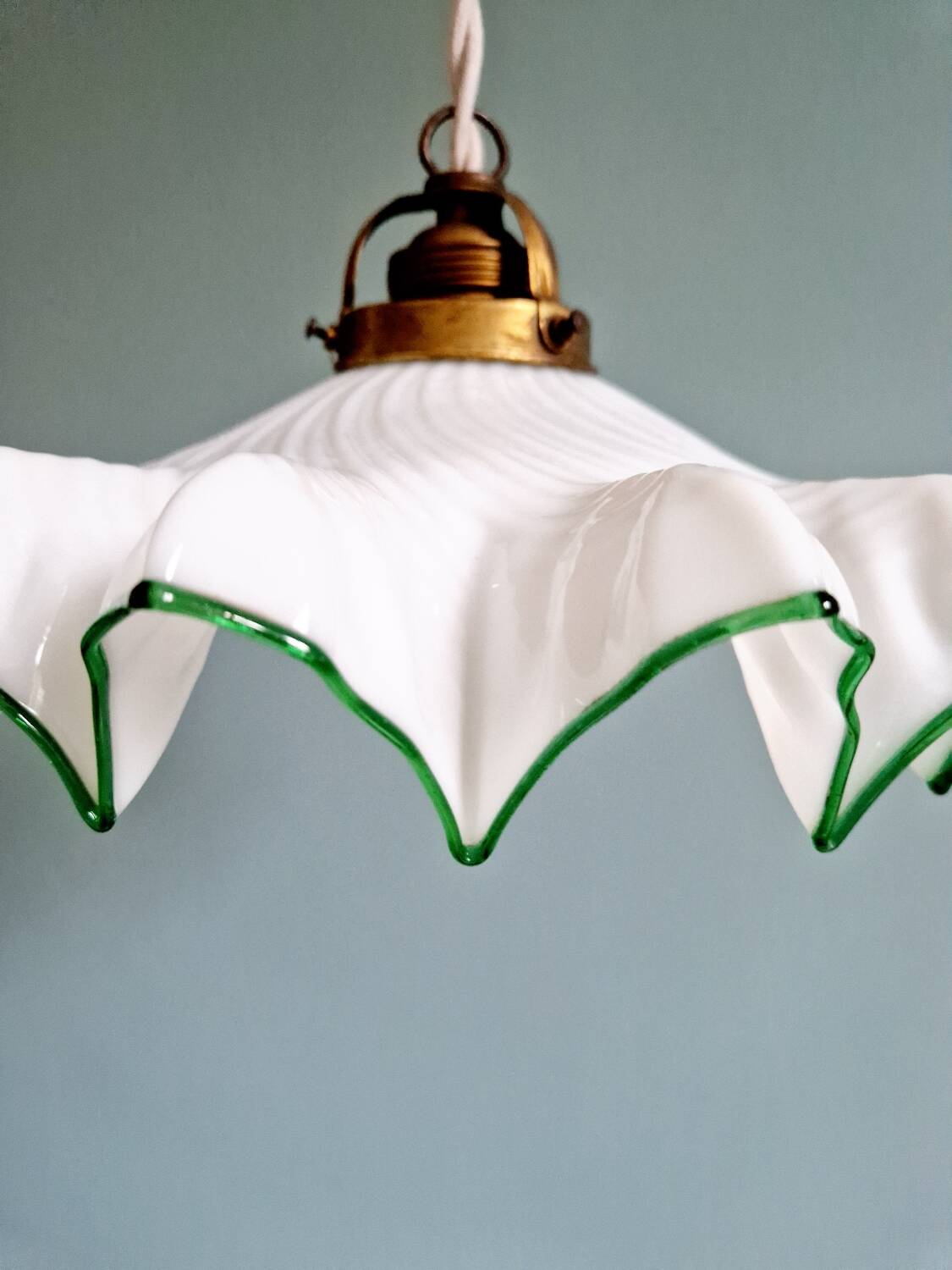 Art Deco pendant light in scalloped white opaline, 1920-30