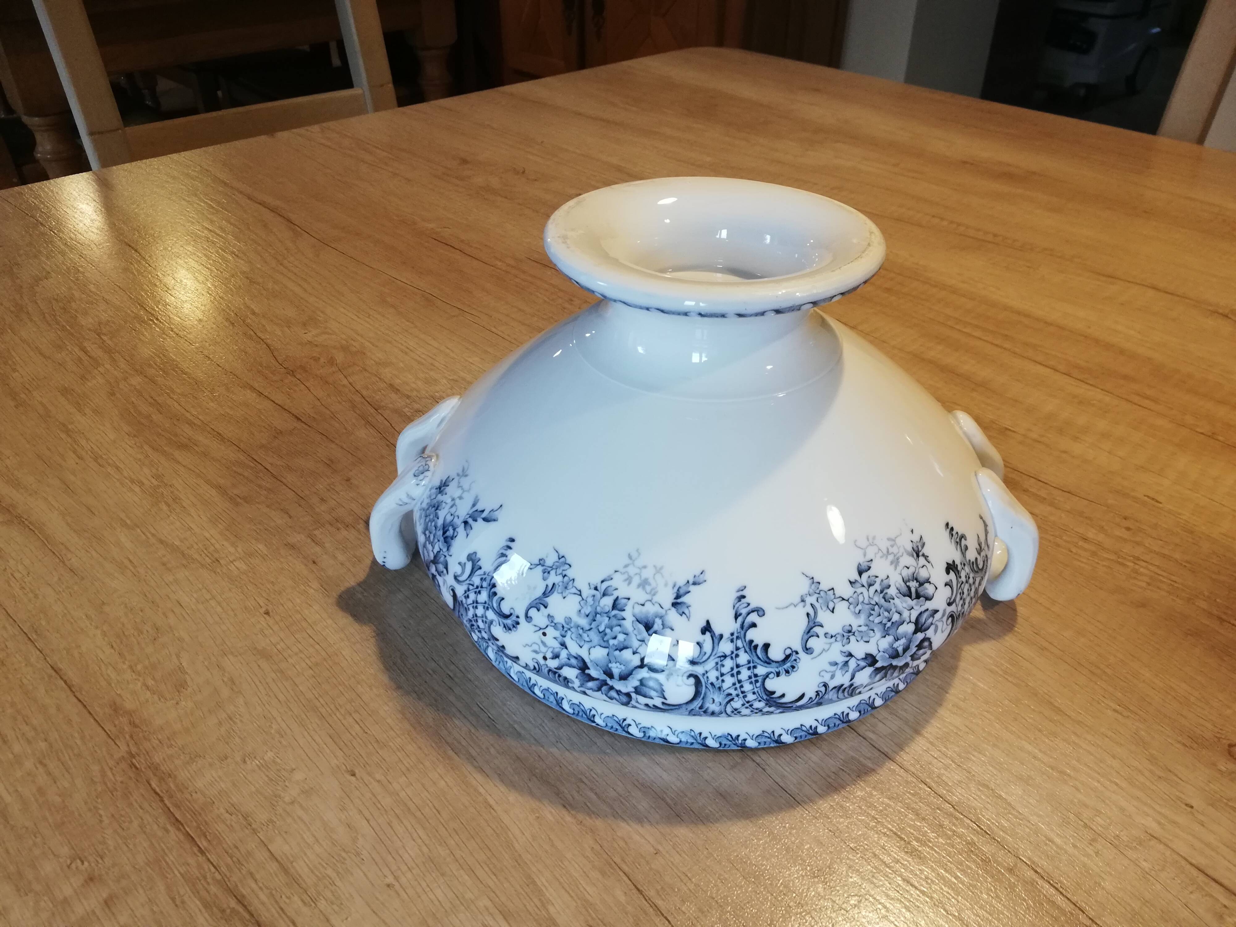 Iron earth salad bowl