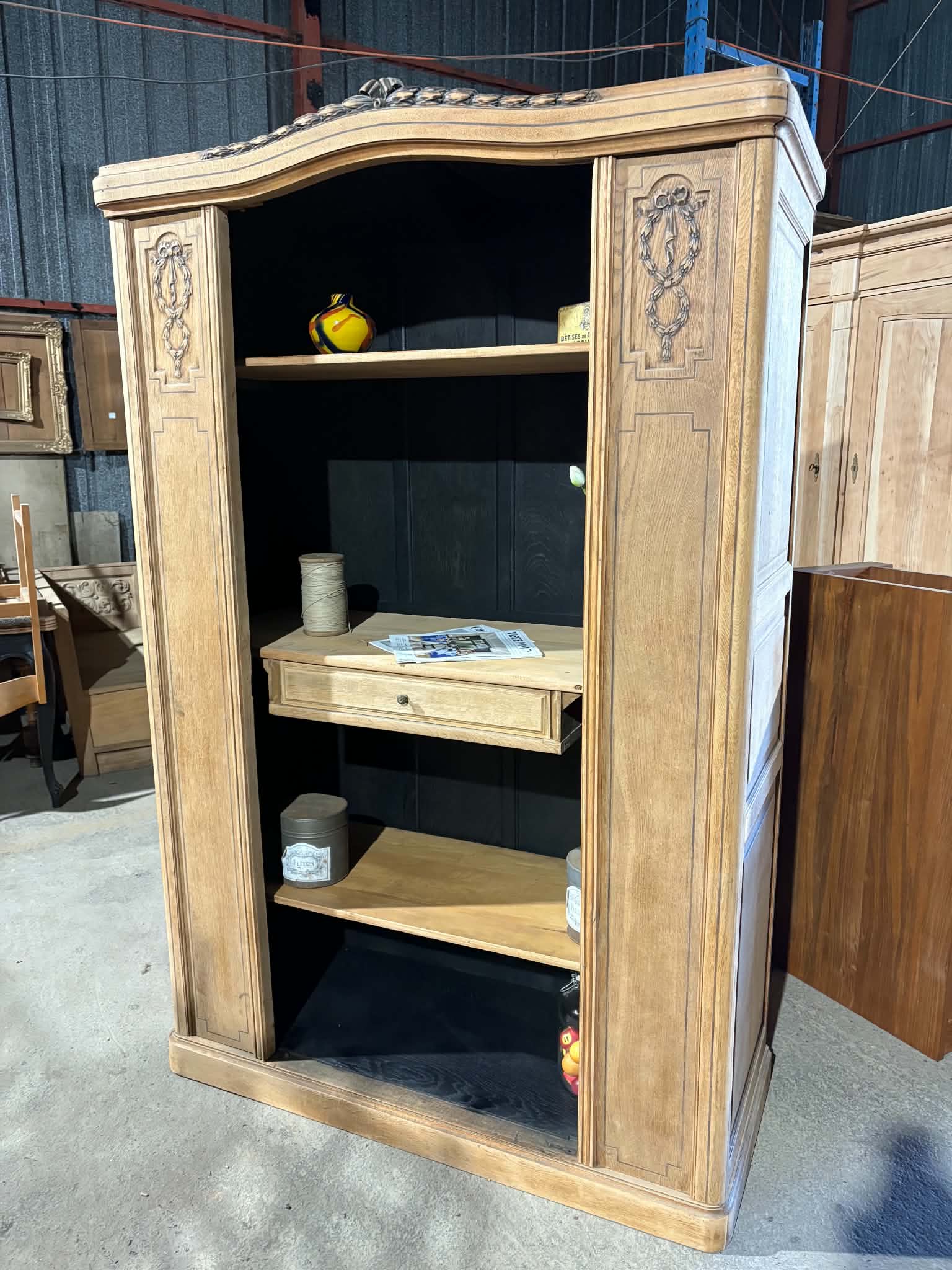 Library / open cabinet