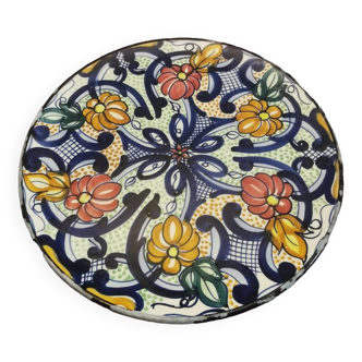 Decorative ceramic plate