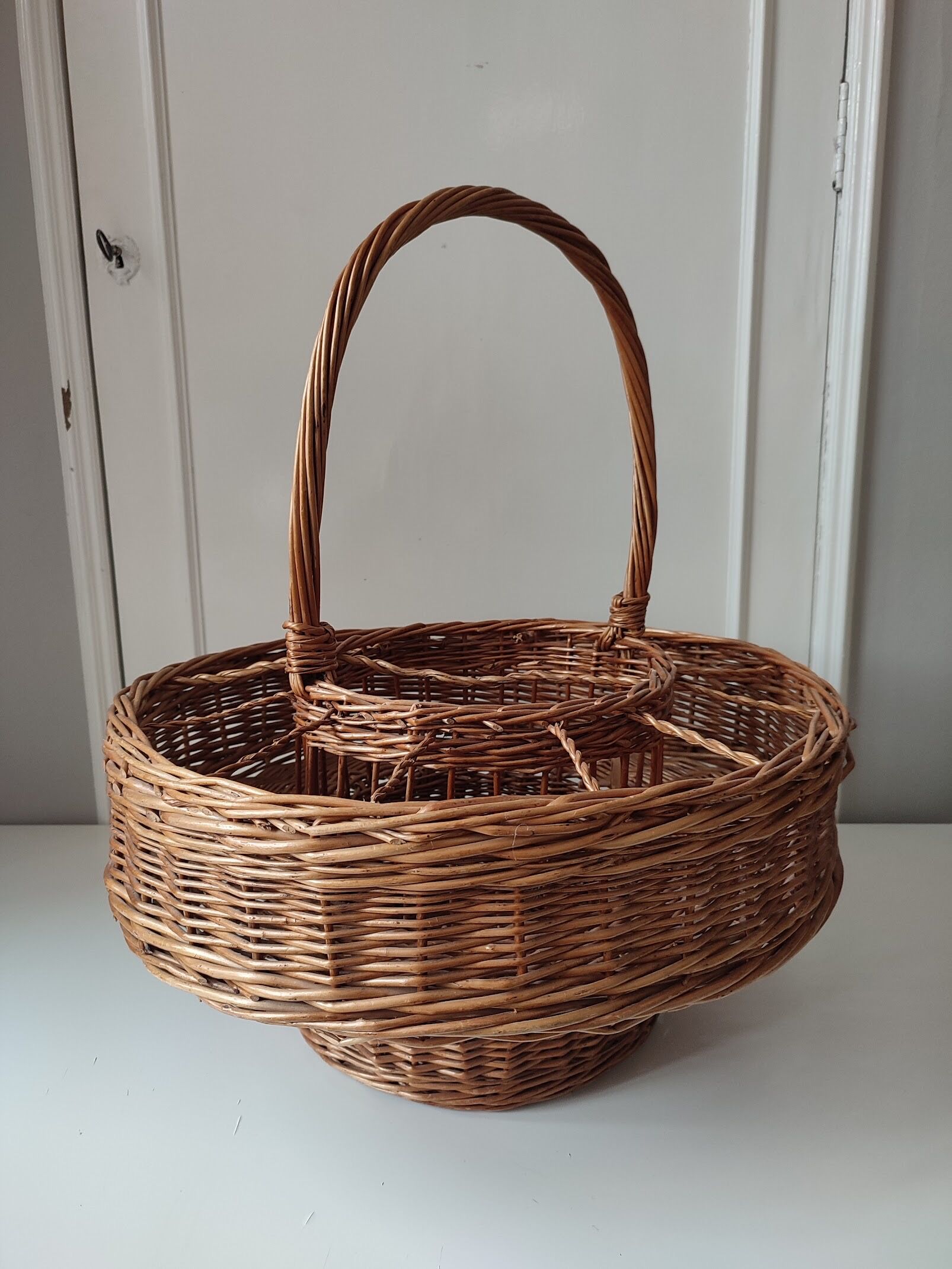 Vintage Wicker Portable Bar