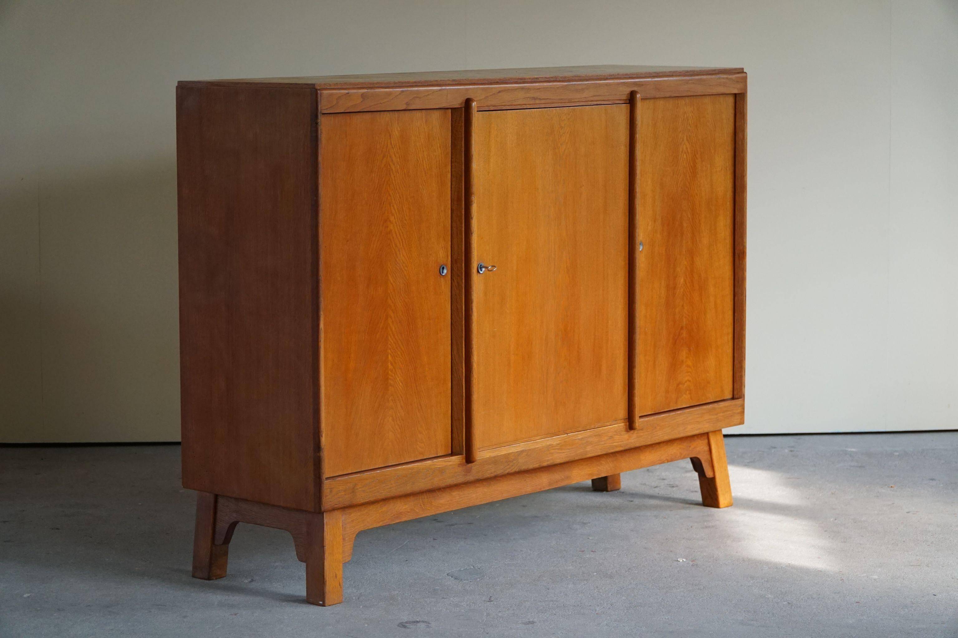 Mid-century buffet/enfilade in teak and oak, Danish cabinetmaker, 1960s