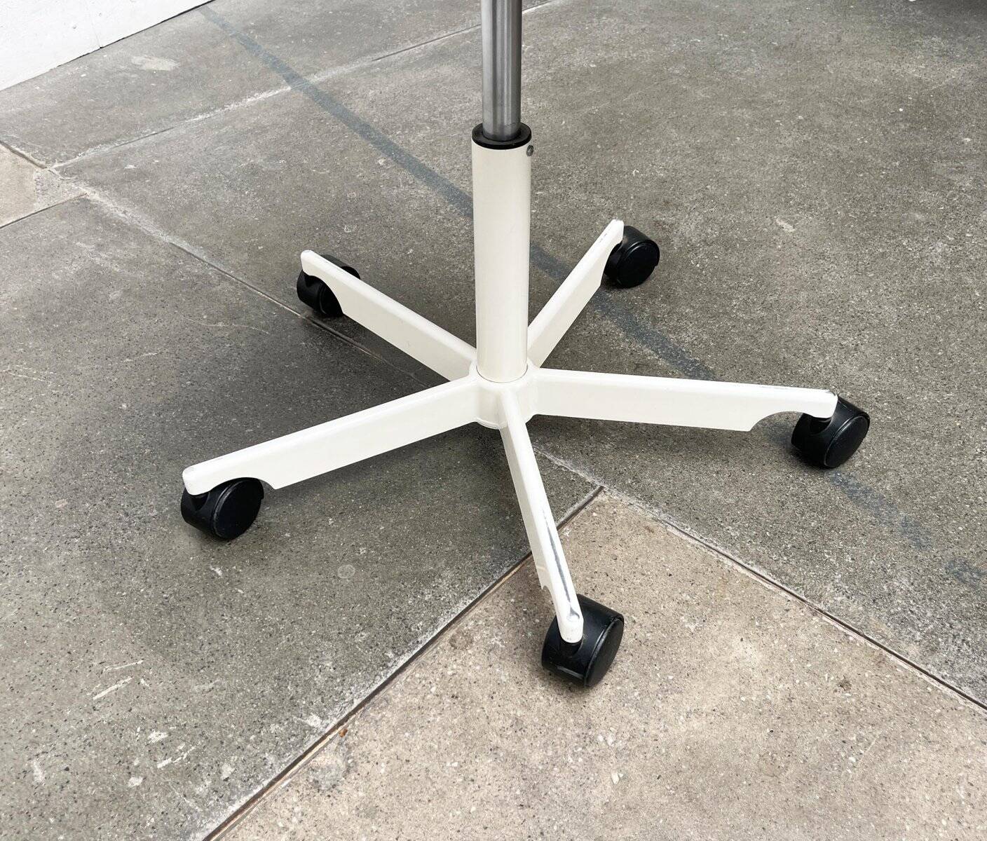 Mid-century Danish architect swivel office chair by Jørgen Rasmussen for Kevi, 1960s.